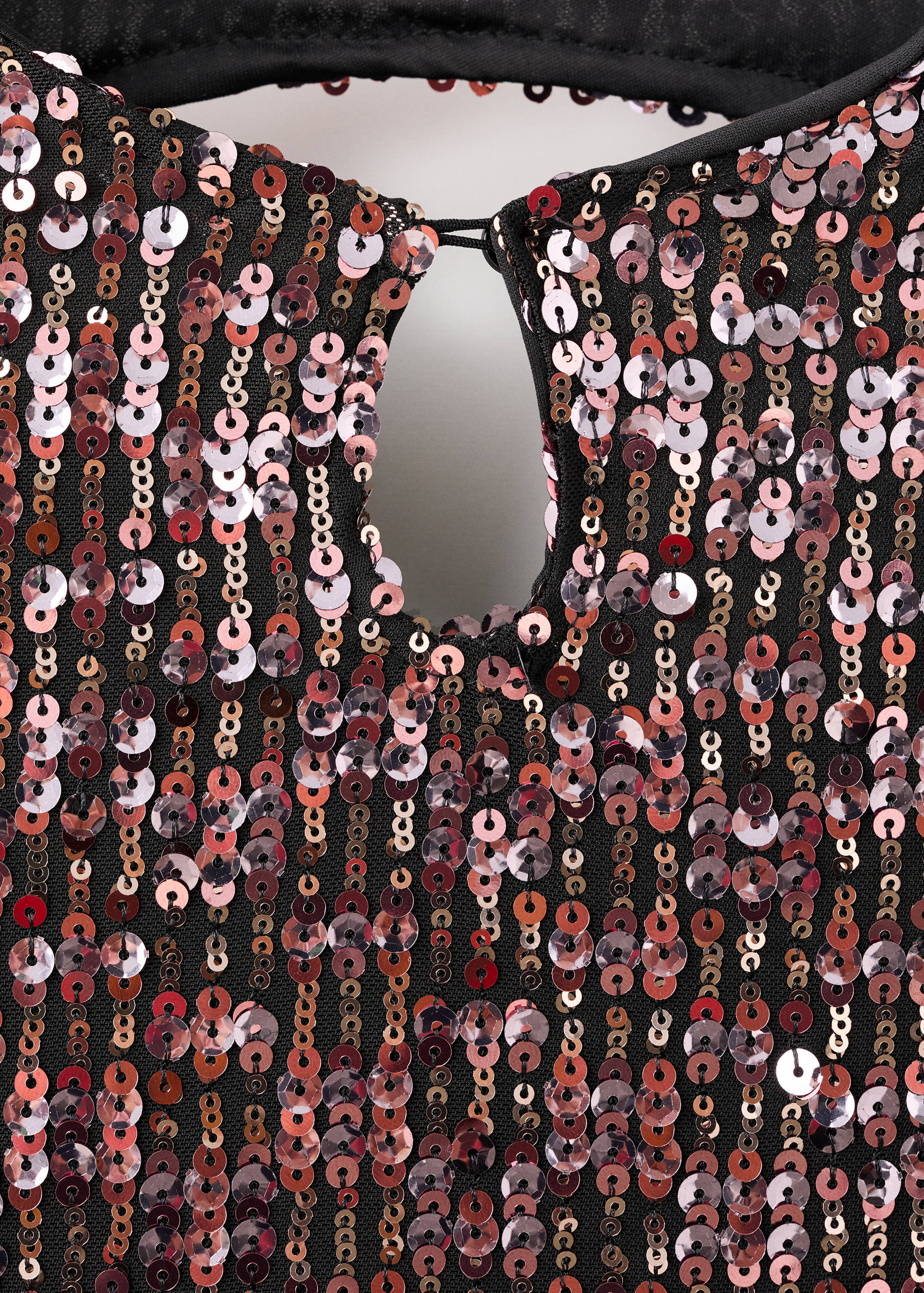 Short dress with sequins - Details of the article 8