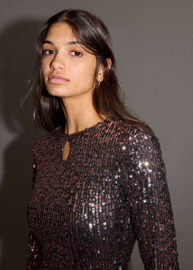 Short dress with sequins — Pink