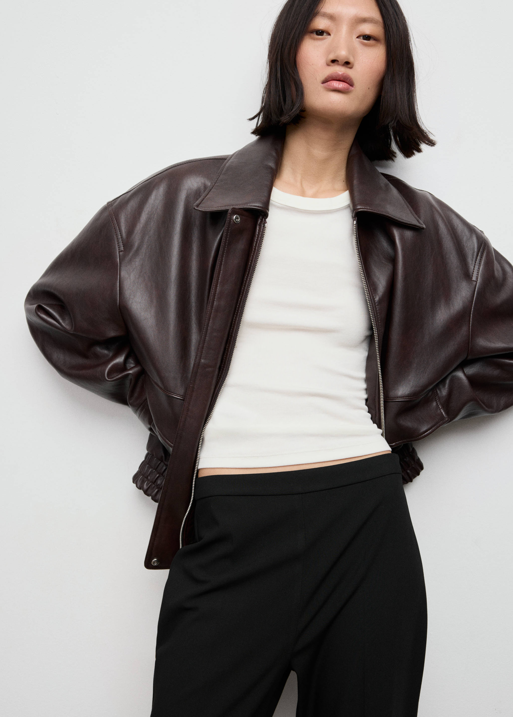 High-waisted flared trousers - Details of the article 1