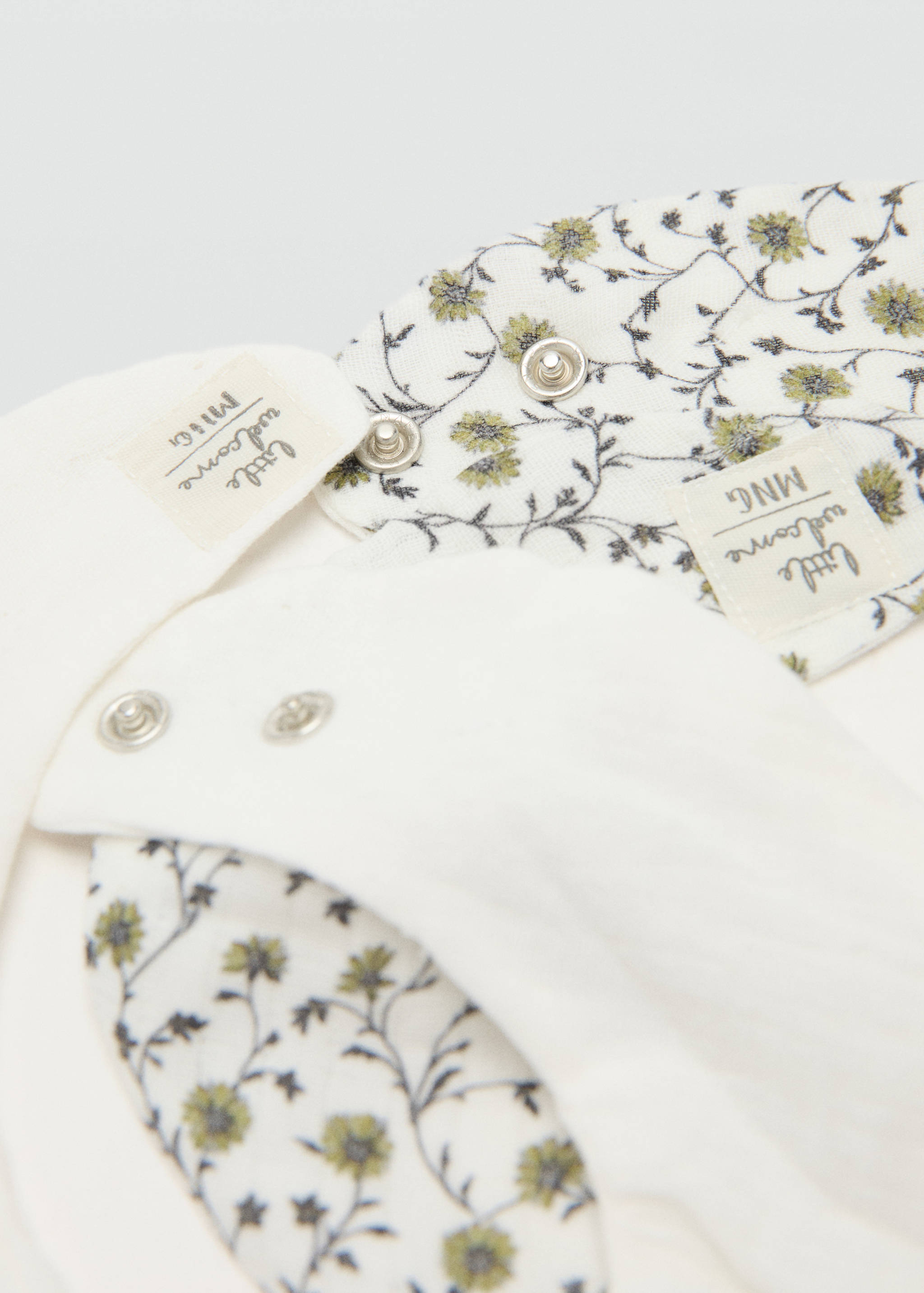 2 Printed bibs pack - Details of the article 1