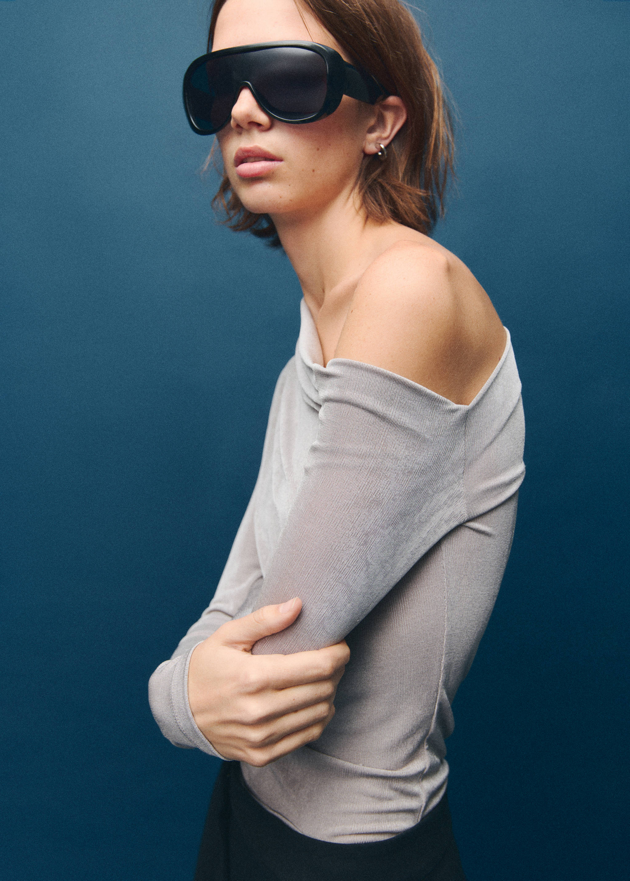 T-shirt assimétrica de manga comprida - Pormenor do artigo 2