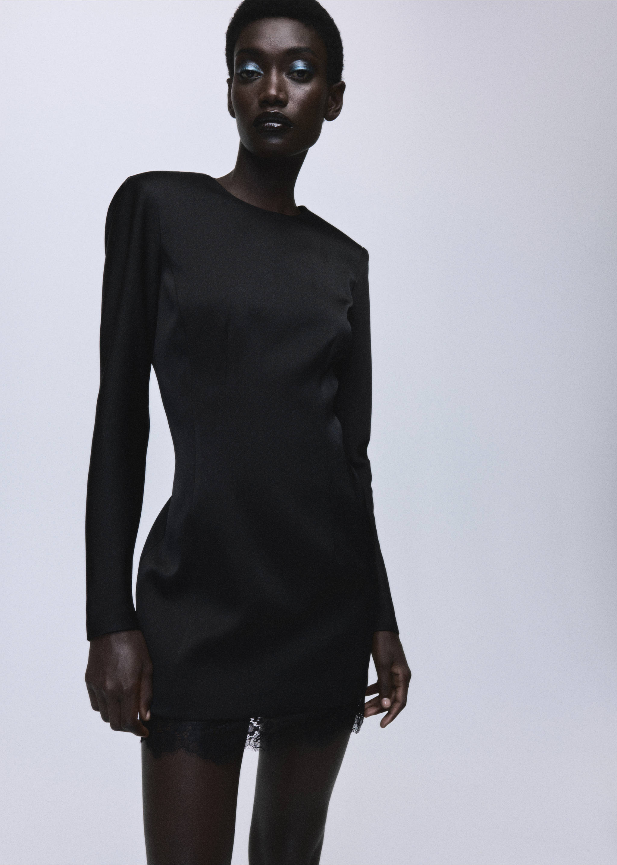 Платье с открытой спиной и кружевным низом - Средний план, Черный. Ref: 17039111-00.