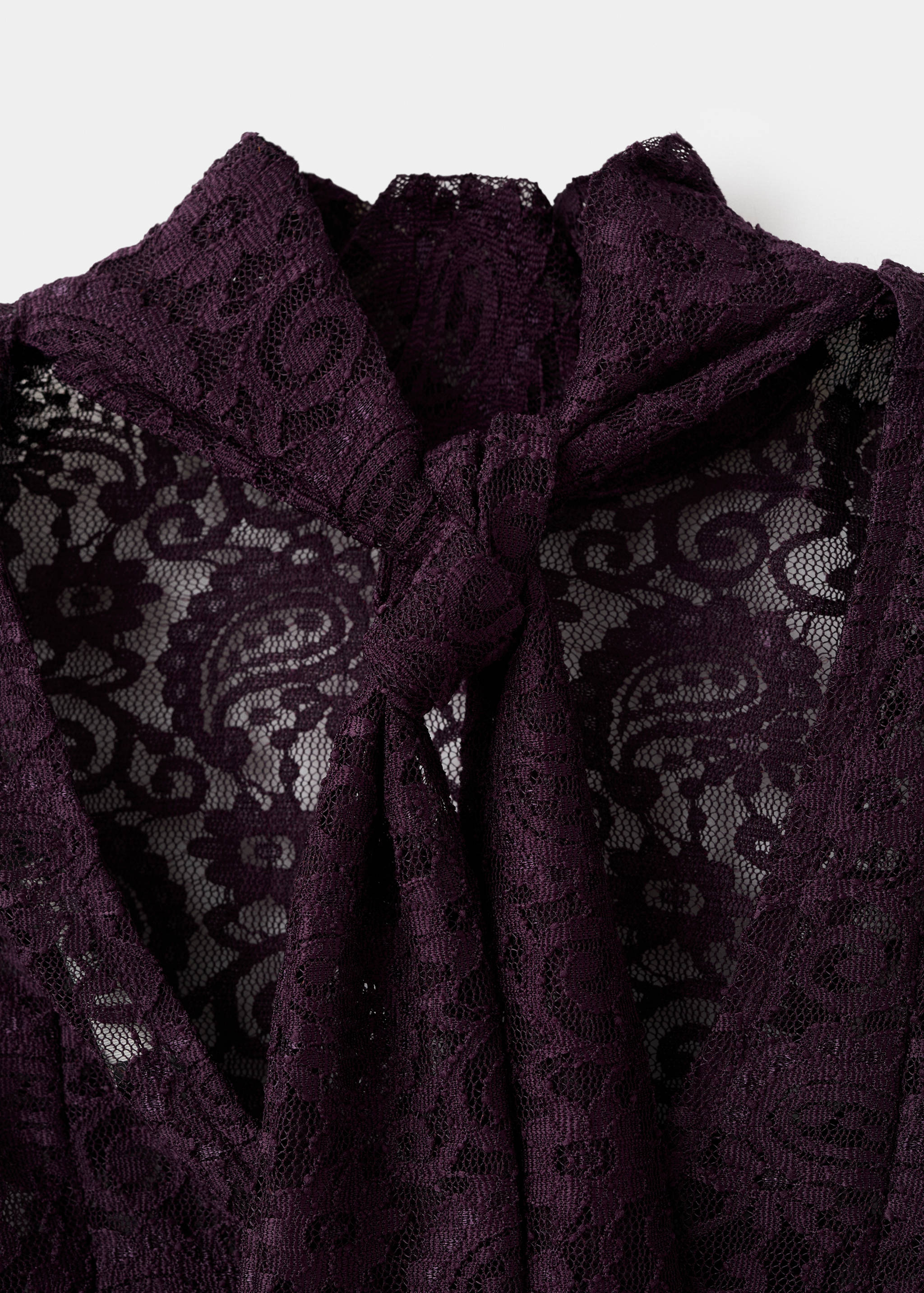 Lace shirt with scarf - Details of the article 8