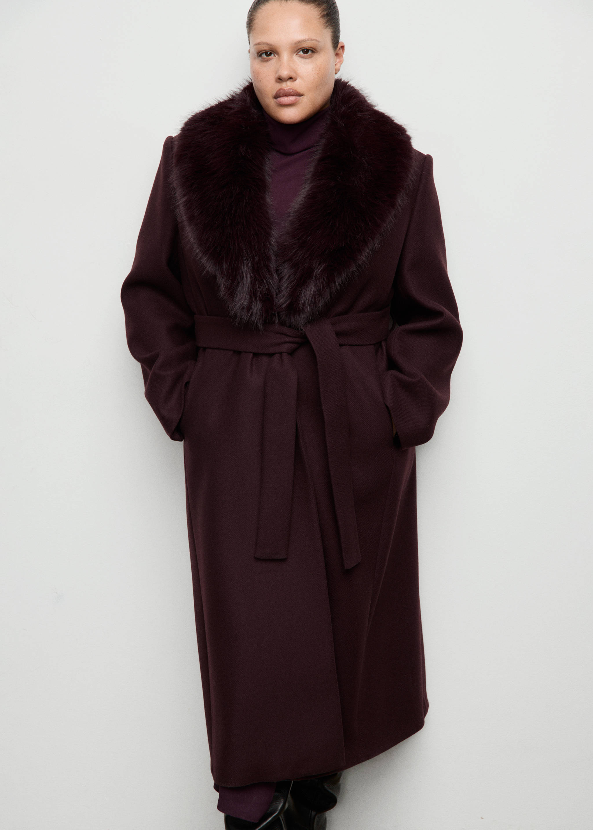 Manteco wool coat with fur collar - Details of the article 5