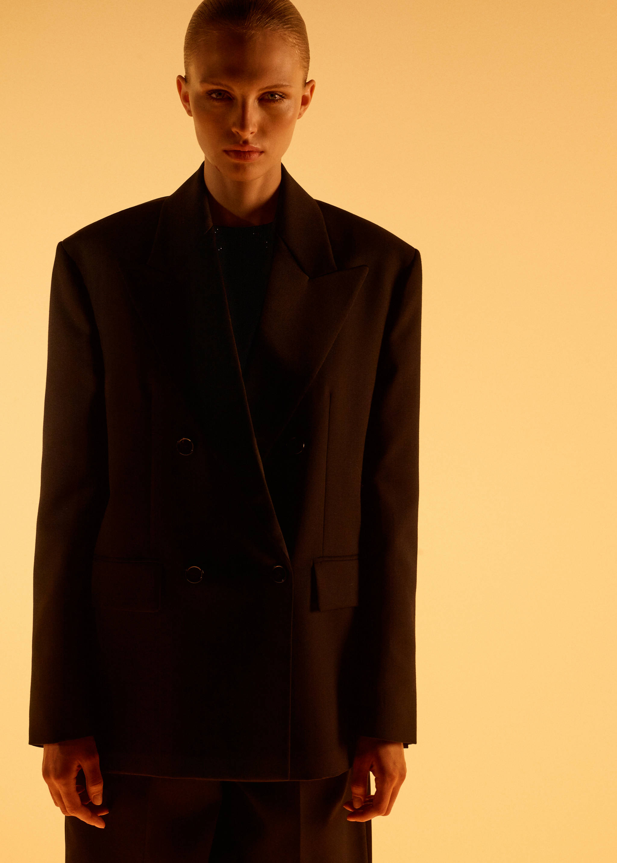 Wool-blend suit jacket with lapels - Details of the article 3