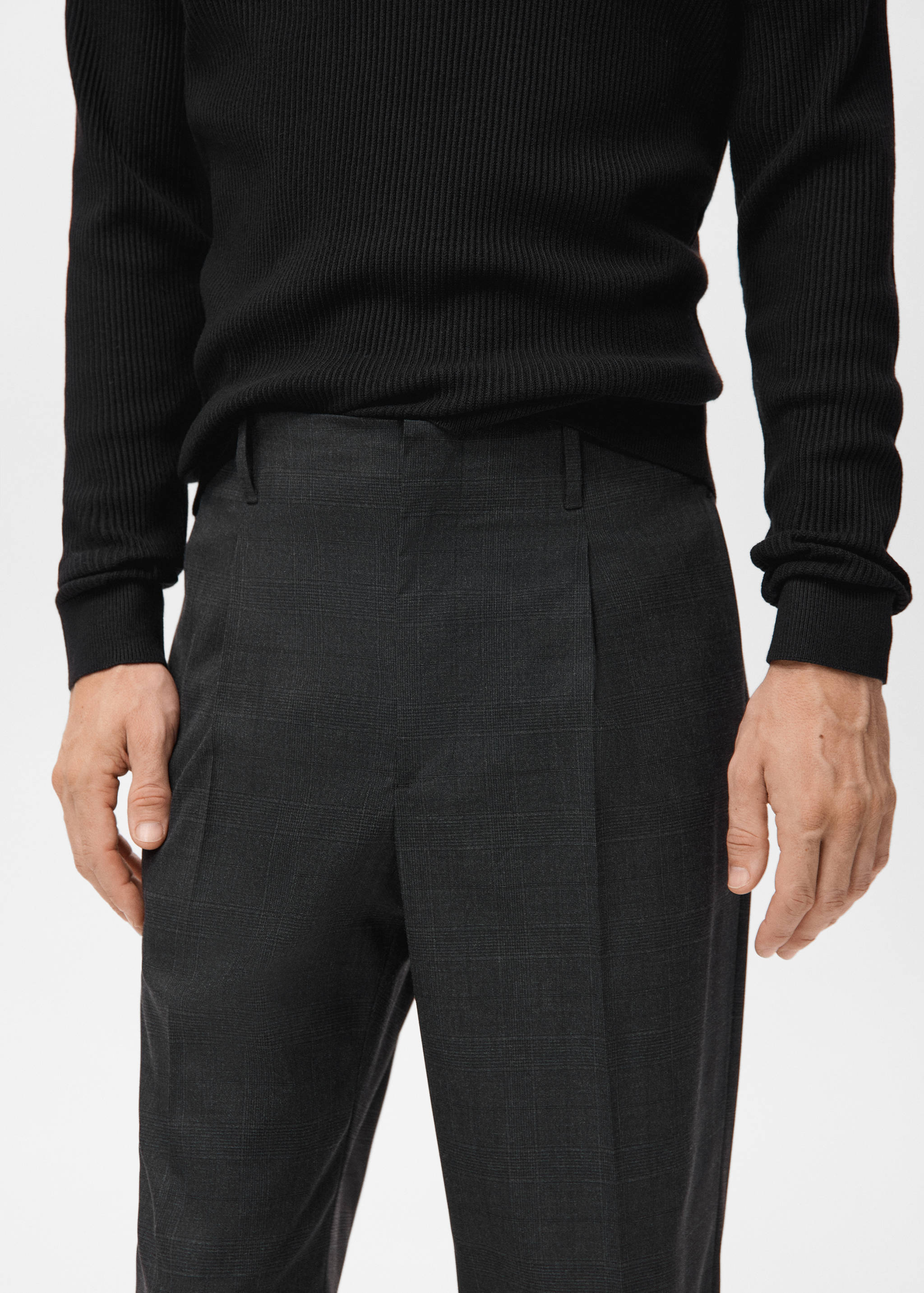 Relaxed-fit pleated trousers - Details of the article 1