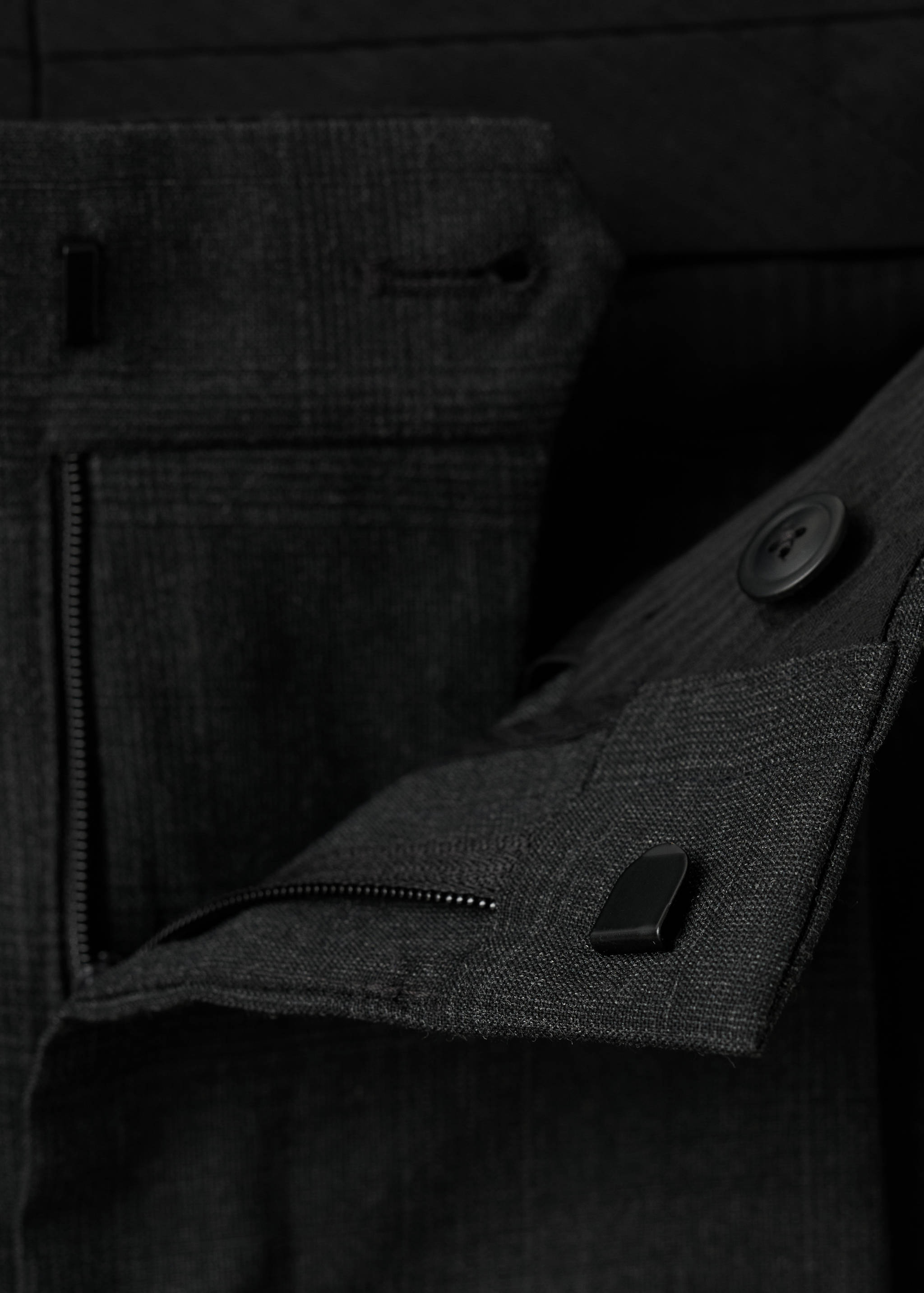 Relaxed-fit pleated trousers - Details of the article 0