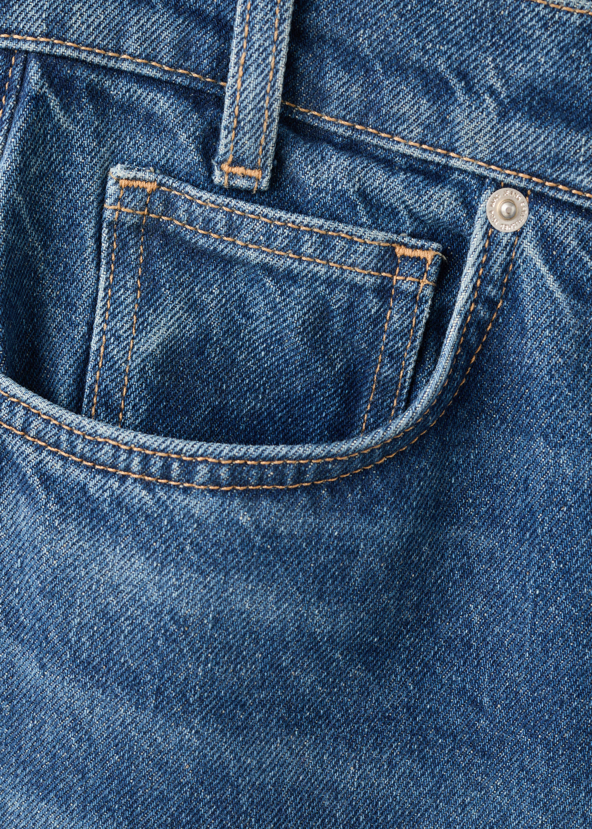 Wide leg mid-rise jeans with a crossover waistband - Details of the article 0