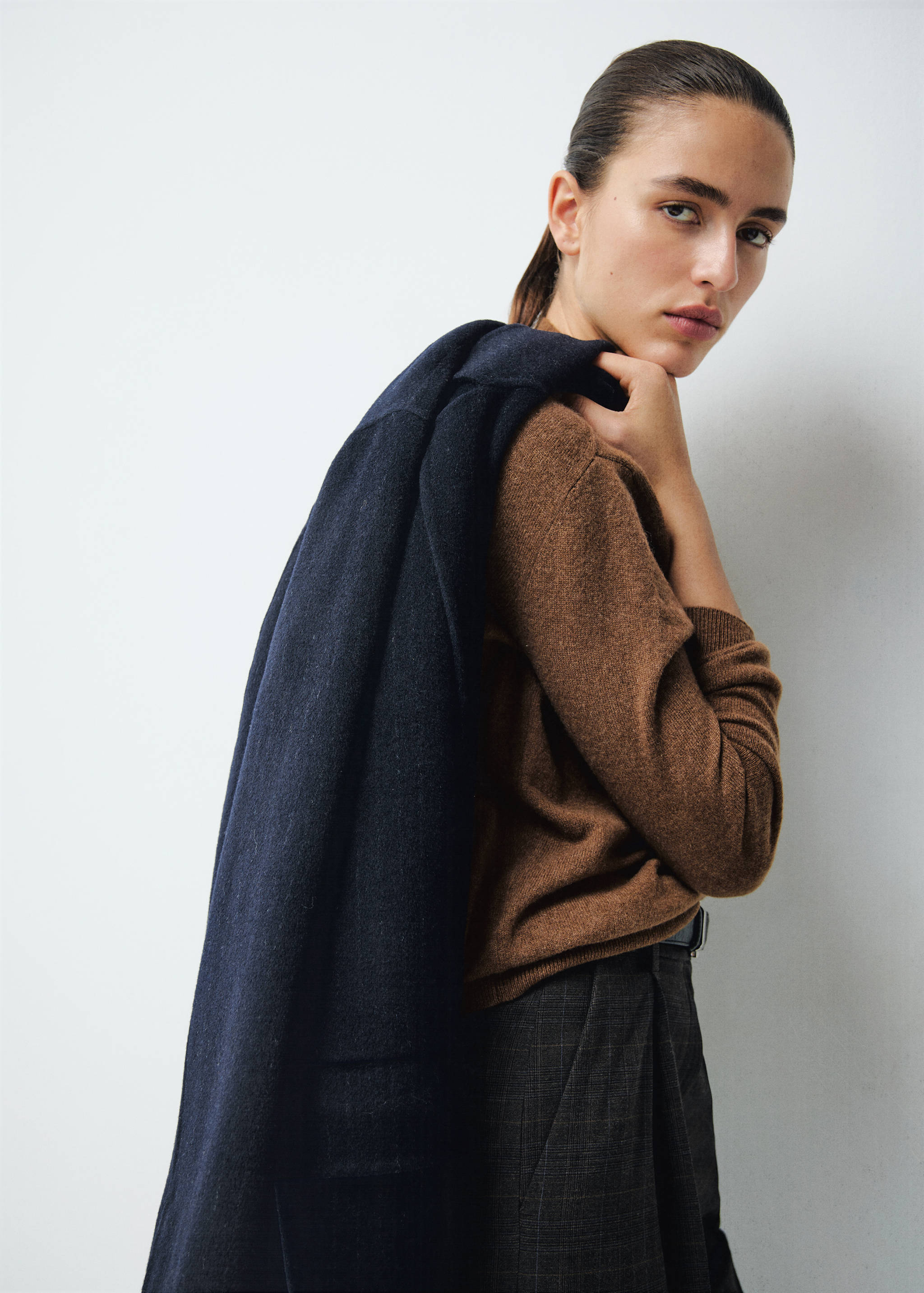 Pull-over 100 % cachemire col montant - Plan moyen