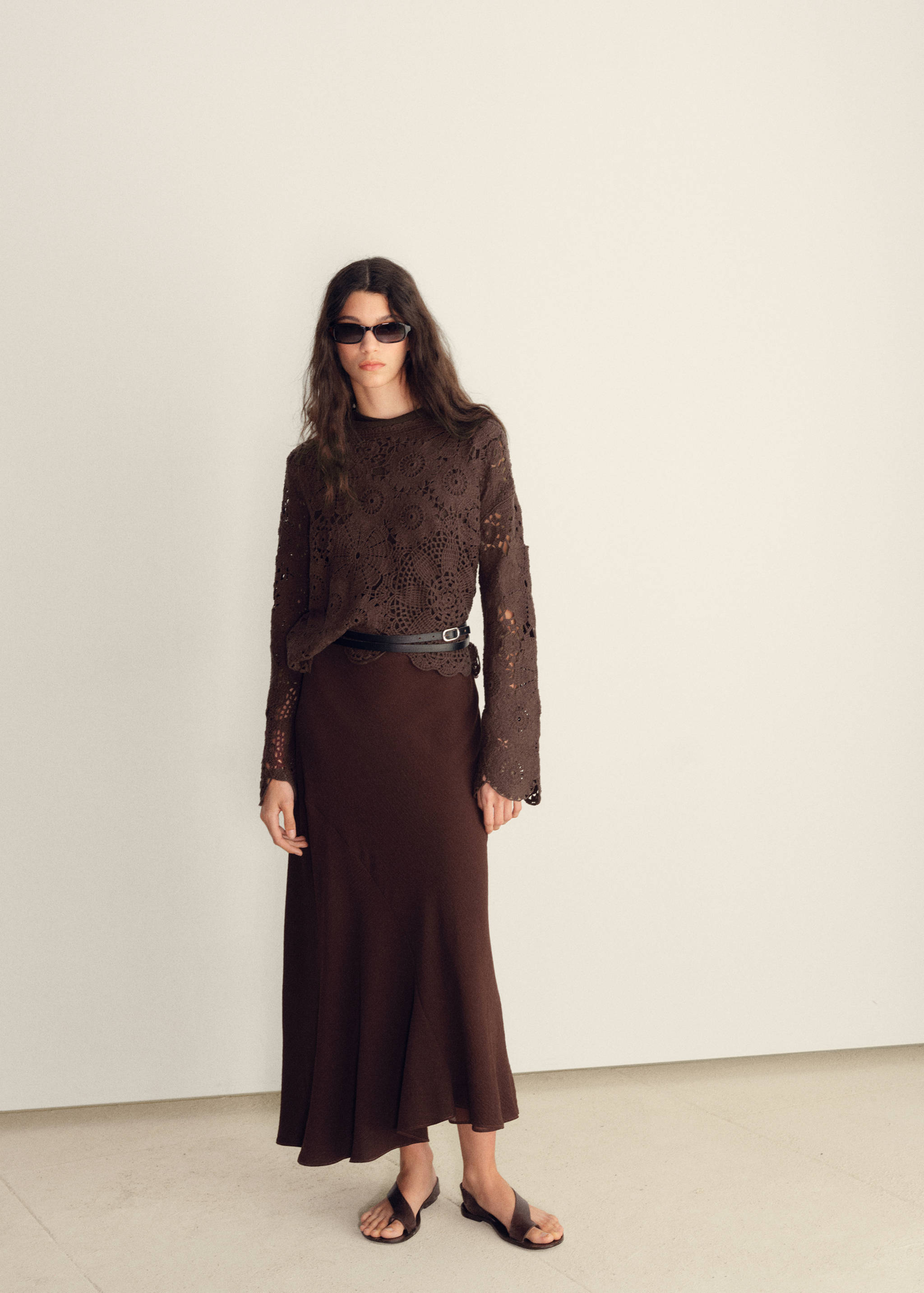 Crochet sweater with flowers - General plane