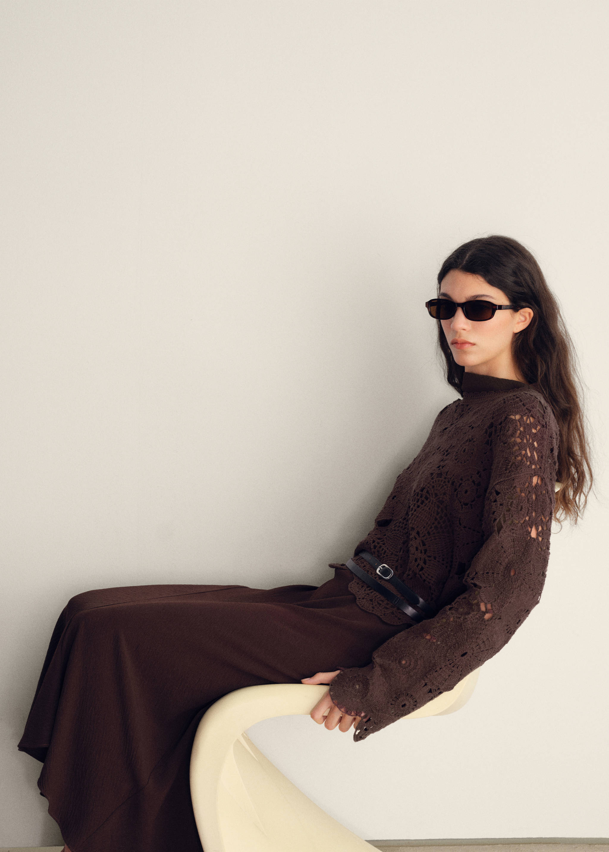 Crochet sweater with flowers - Details of the article 2