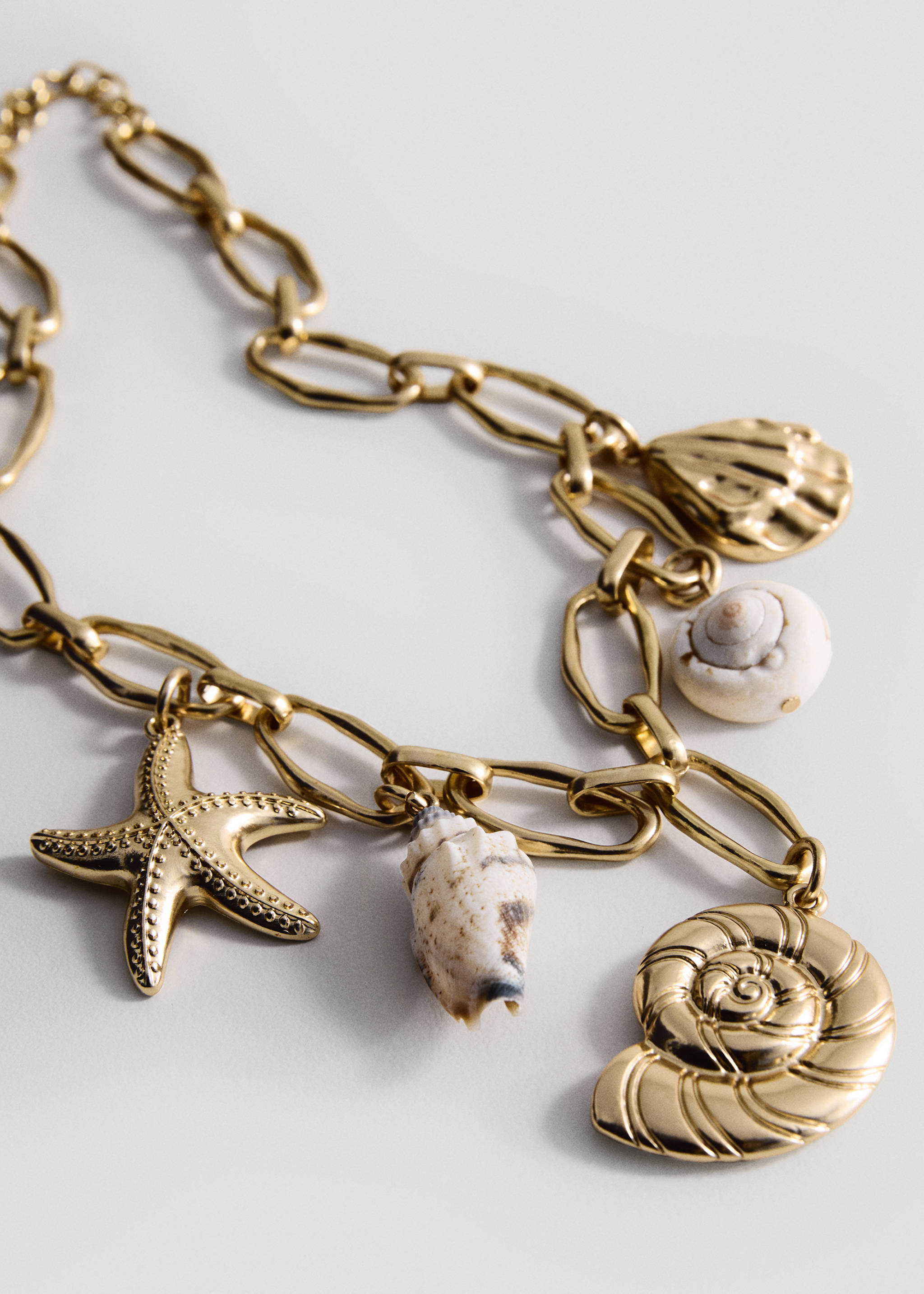 Shells bead necklace - Medium plane