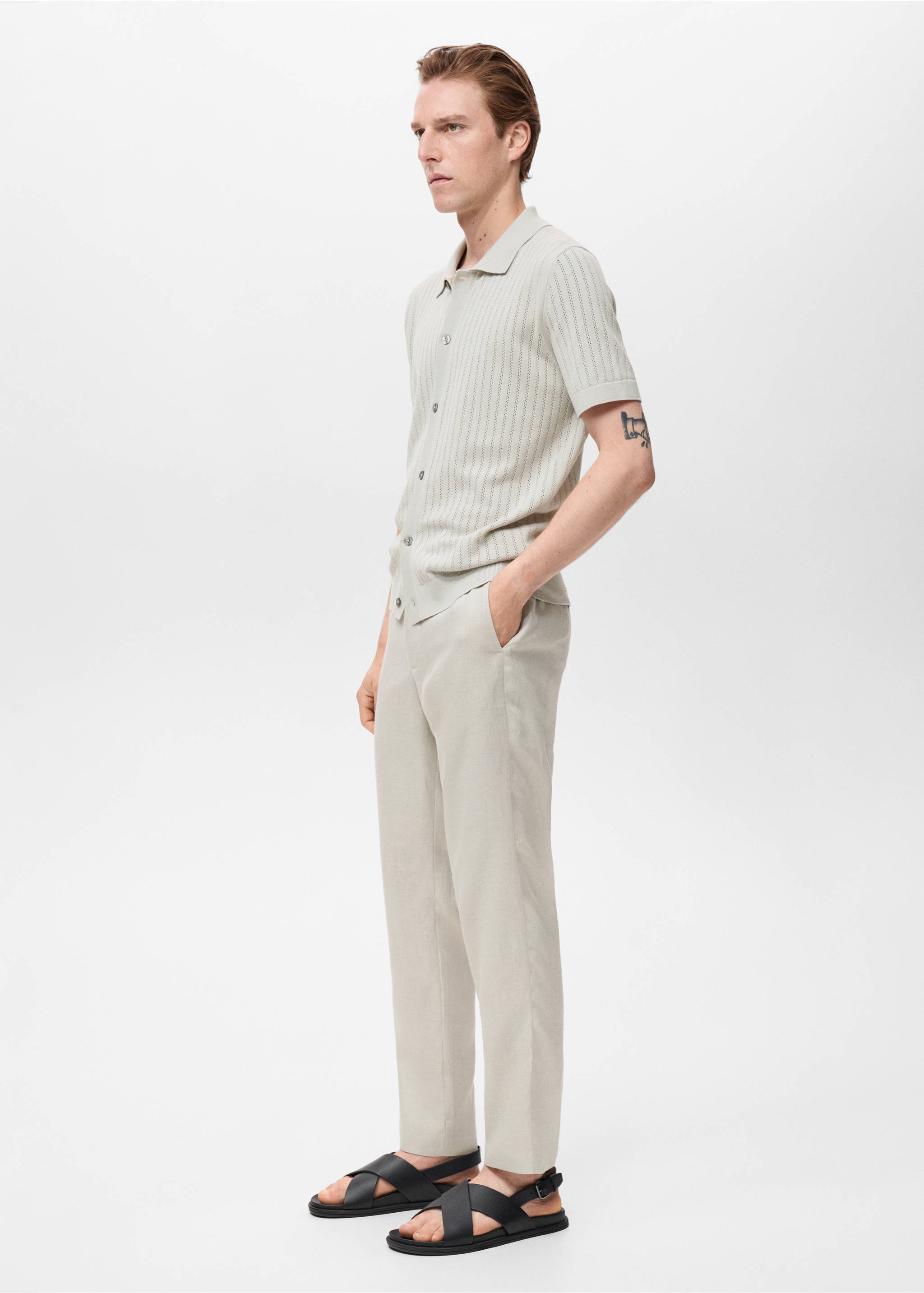 Slim-fit 100% linen trousers - Details of the article 2, Sand. Ref: 17041143-01.