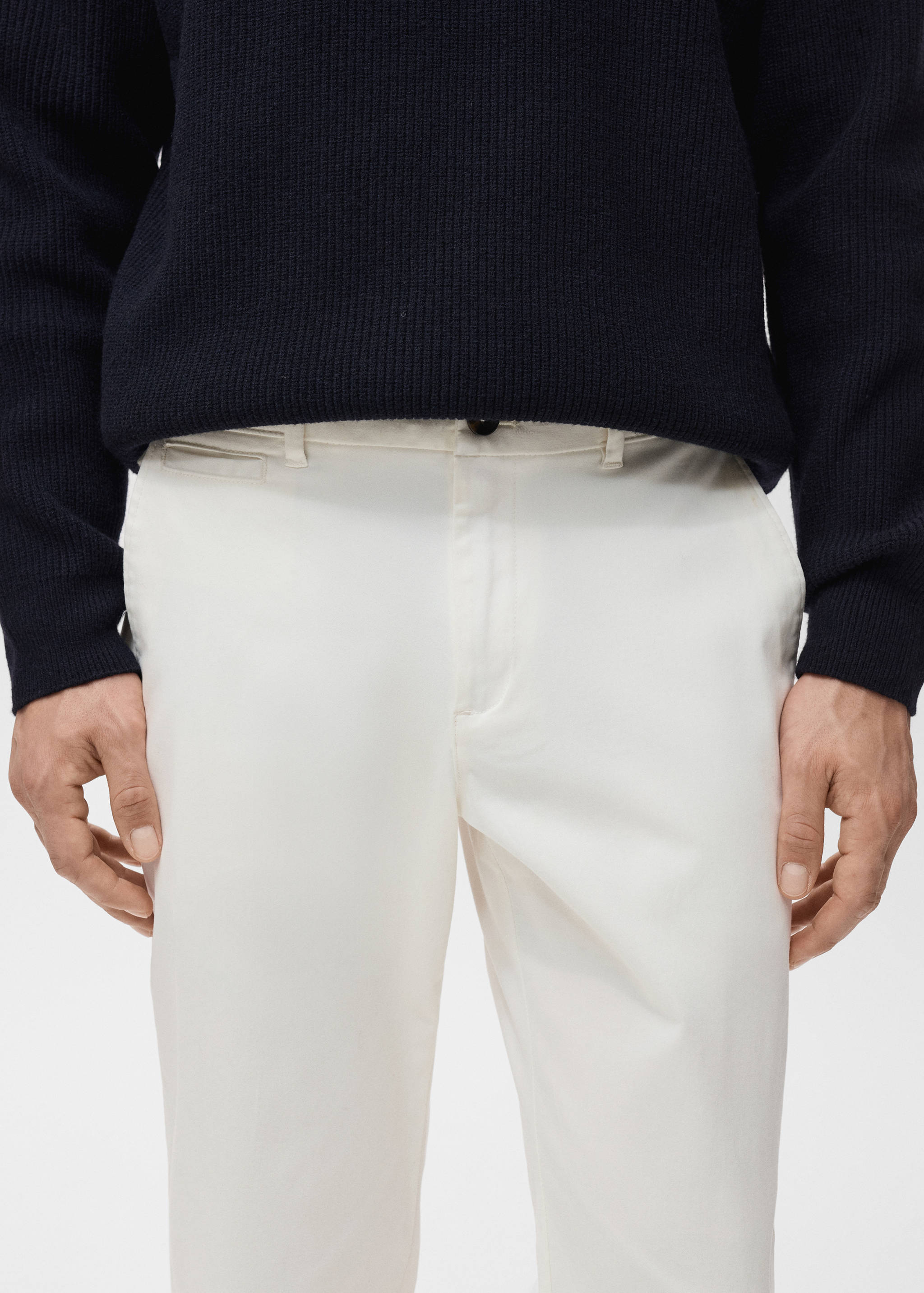 Calças chino Parto cropped e tapered fit - Pormenor do artigo 1
