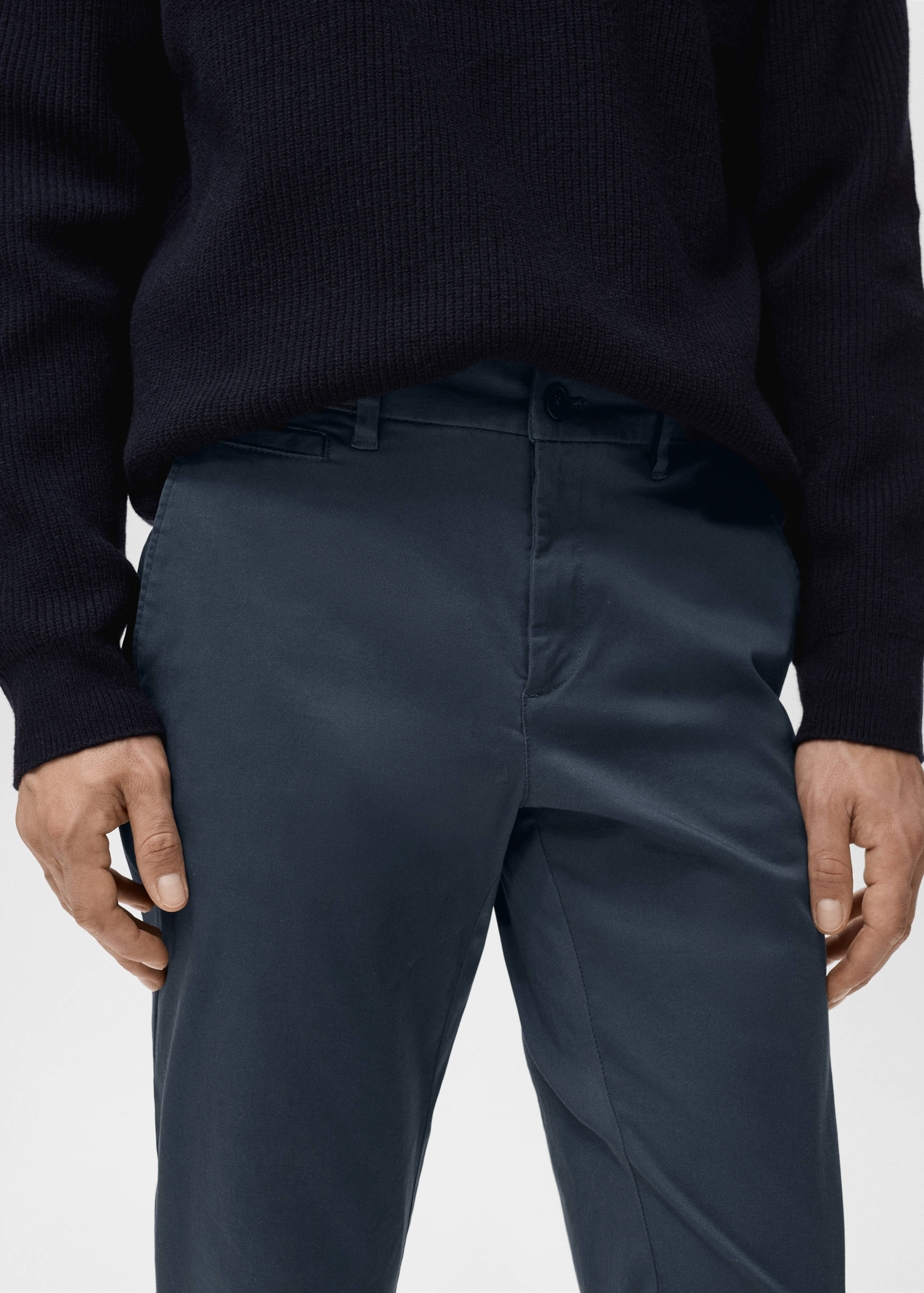Calças chino Parto cropped e tapered fit - Pormenor do artigo 1