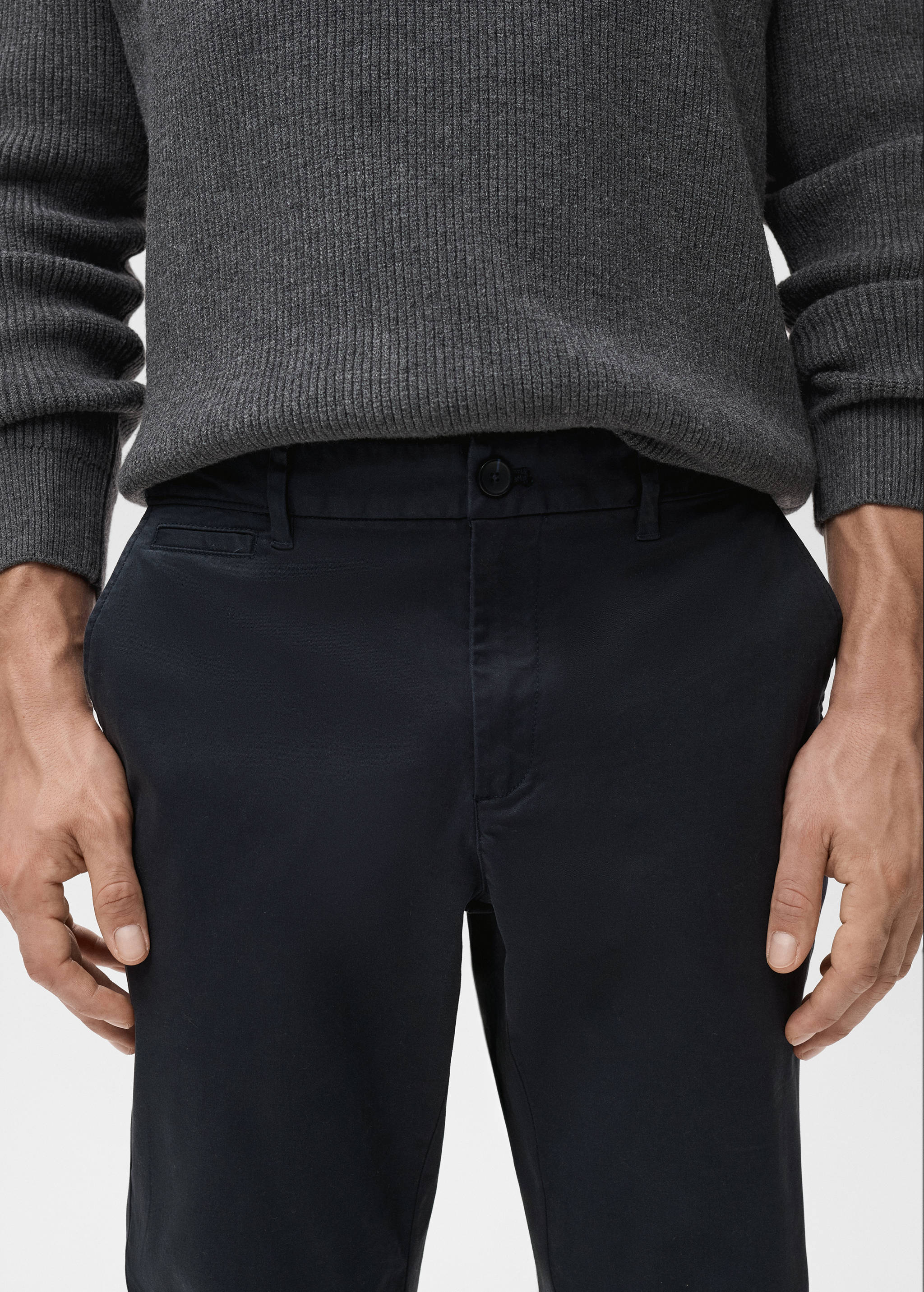 Calças chino Parto cropped e tapered fit - Pormenor do artigo 1