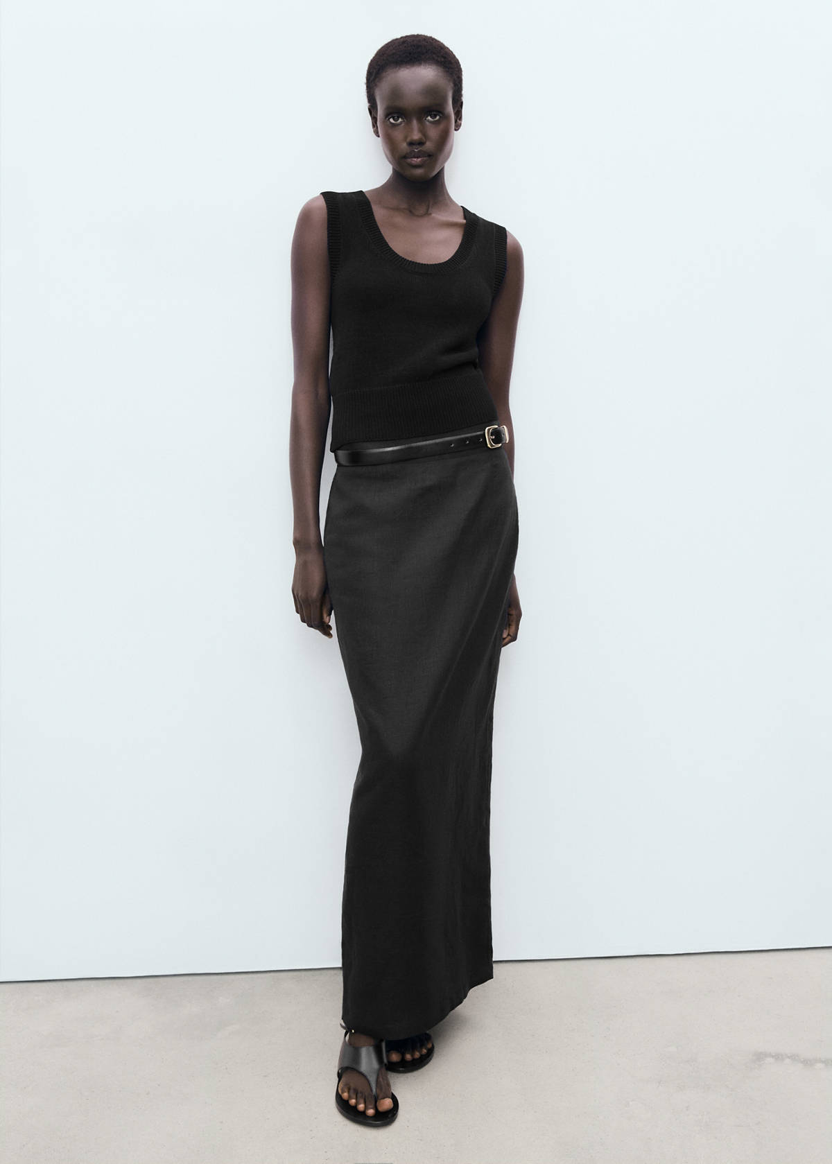 Linen pencil skirt — Black