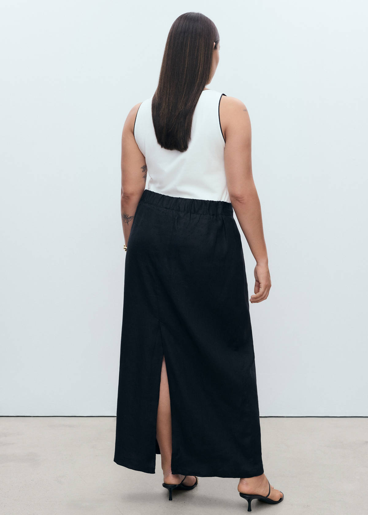 Linen pencil skirt — Black