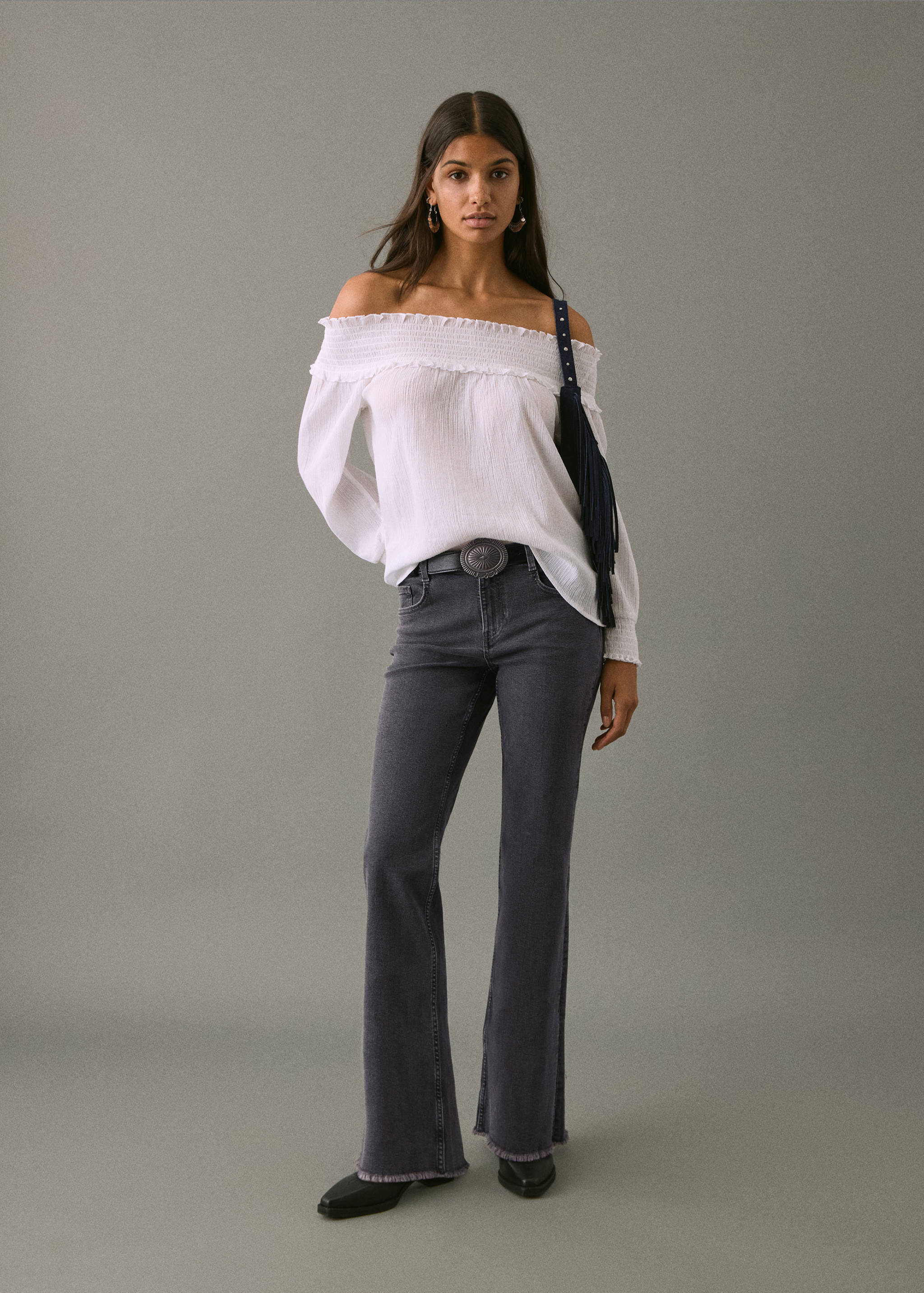 Frayed low-rise skinny jeans - General plane