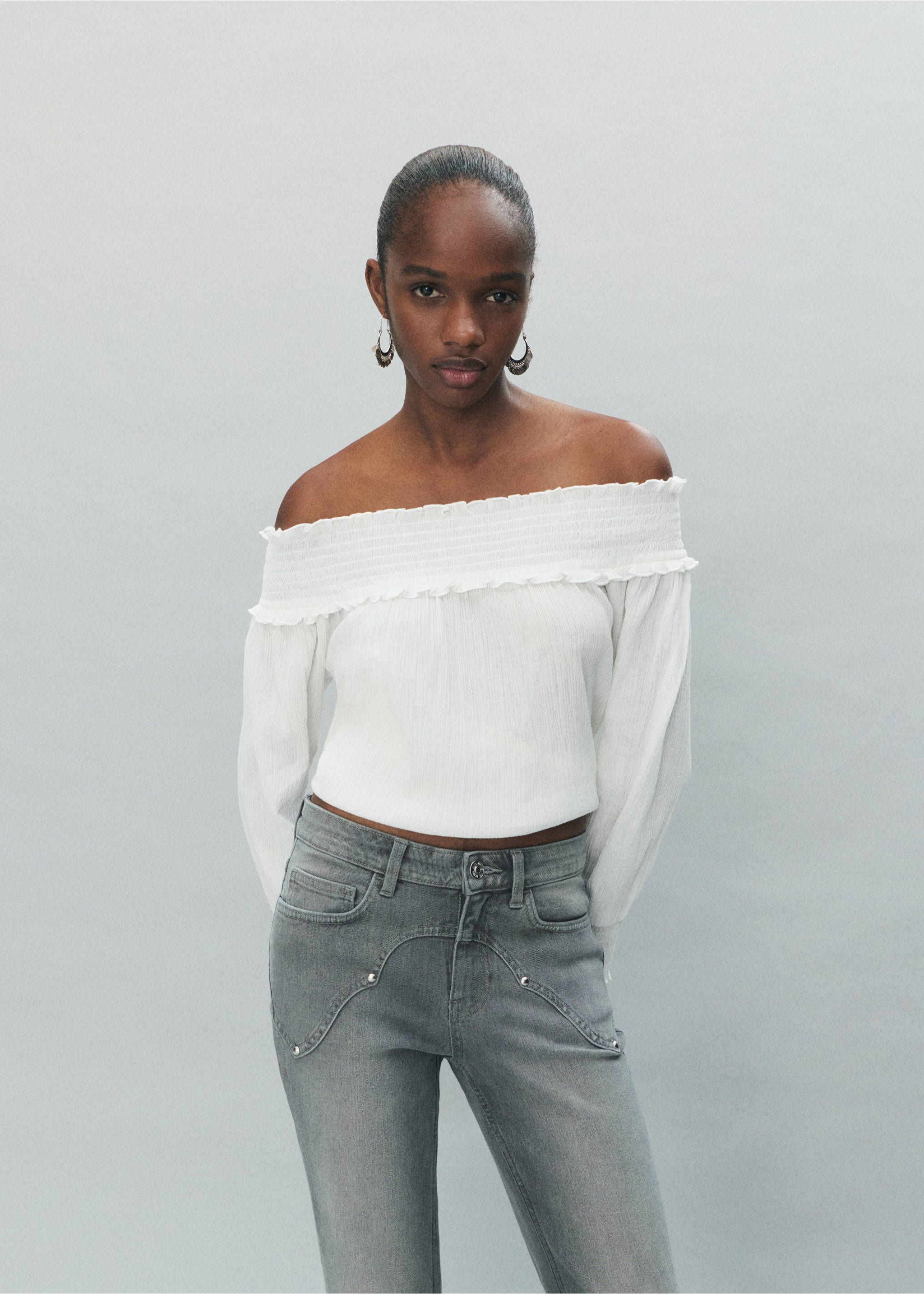 Flared jeans with studs - Details of the article 5, Denim Grey. Ref: 17041182-00.
