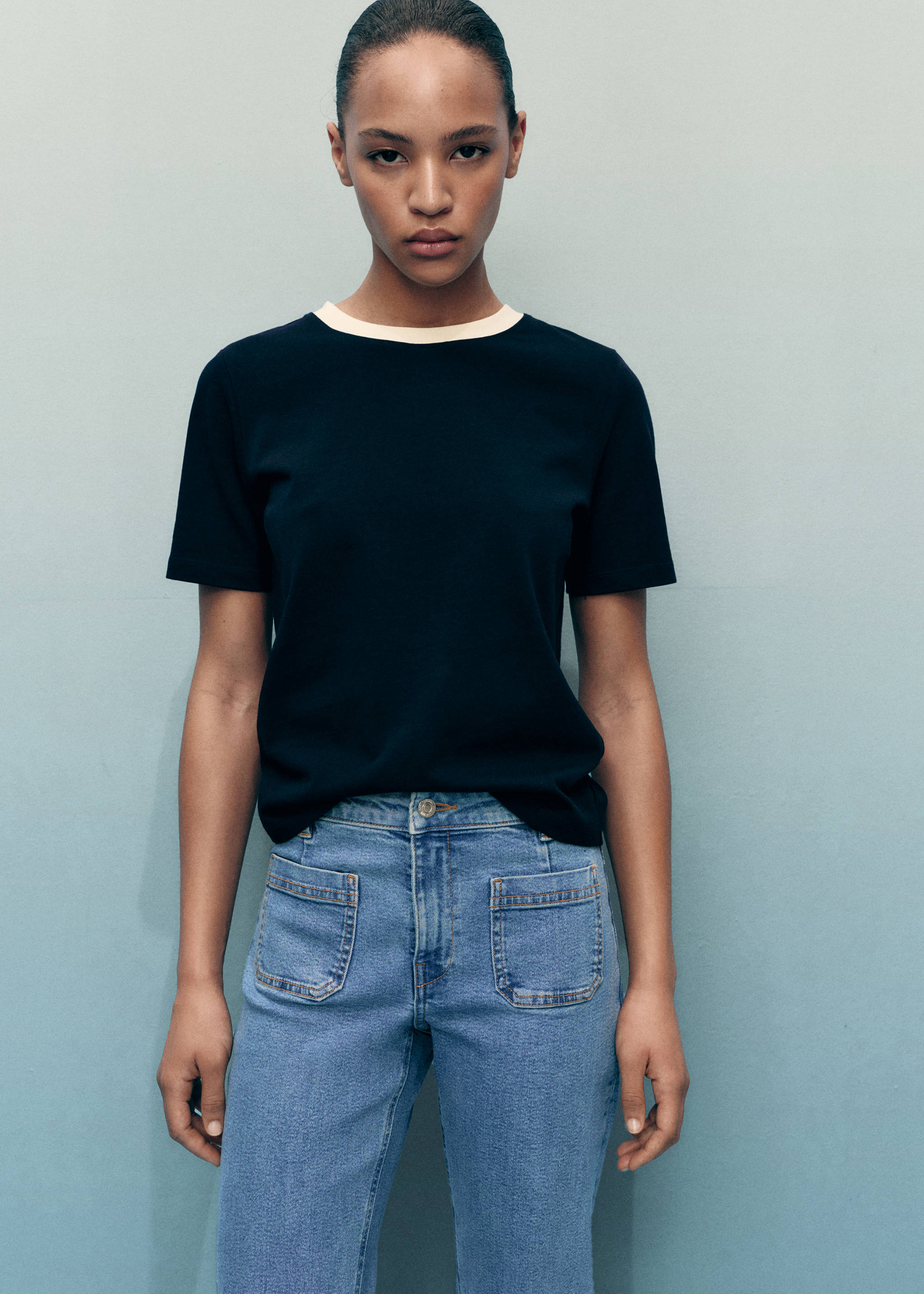 Flared cropped jeans with pockets - Details of the article 2