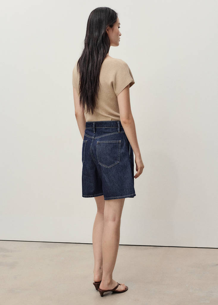 Mid-rise denim bermuda shorts with pleats — Open Blue