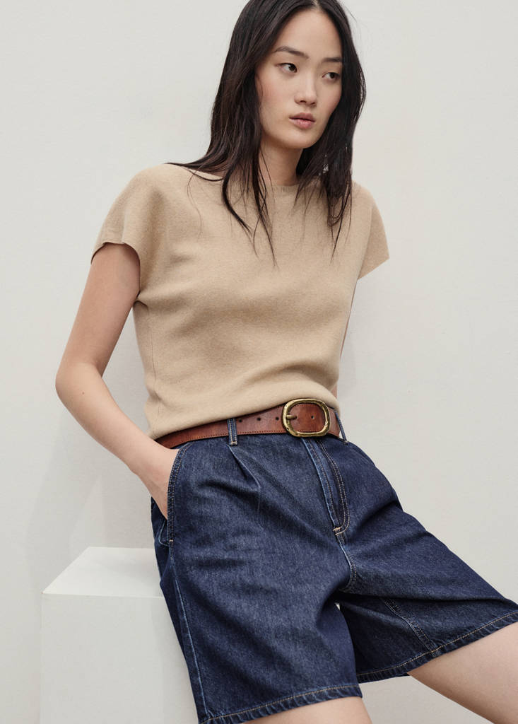 Mid-rise denim bermuda shorts with pleats — Open Blue