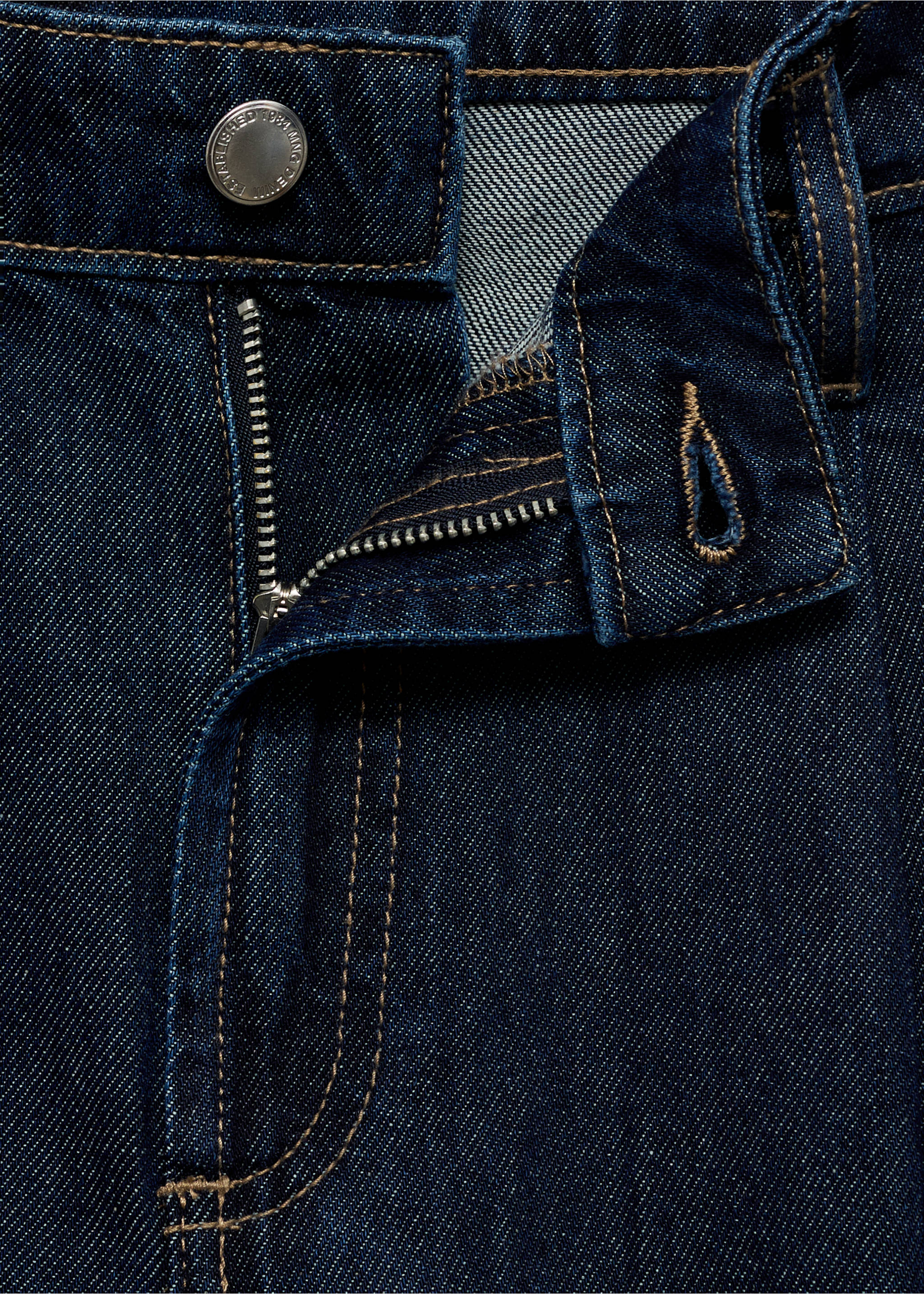 Mid-rise denim bermuda shorts with pleats - Details of the article 8, Open Blue. Ref: 17041190-00.
