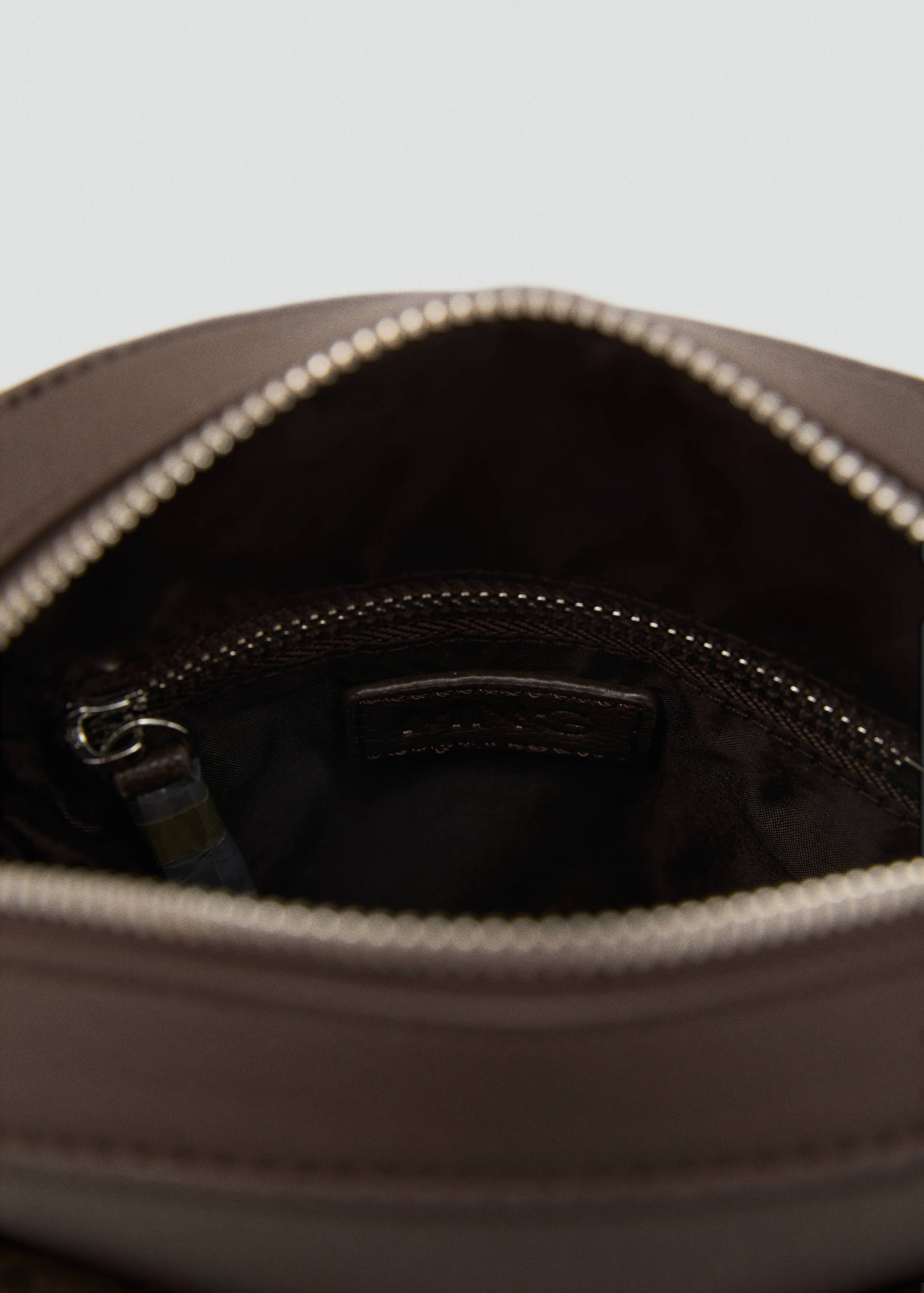 Patent faux-leather shoulder bag - Details of the article 2