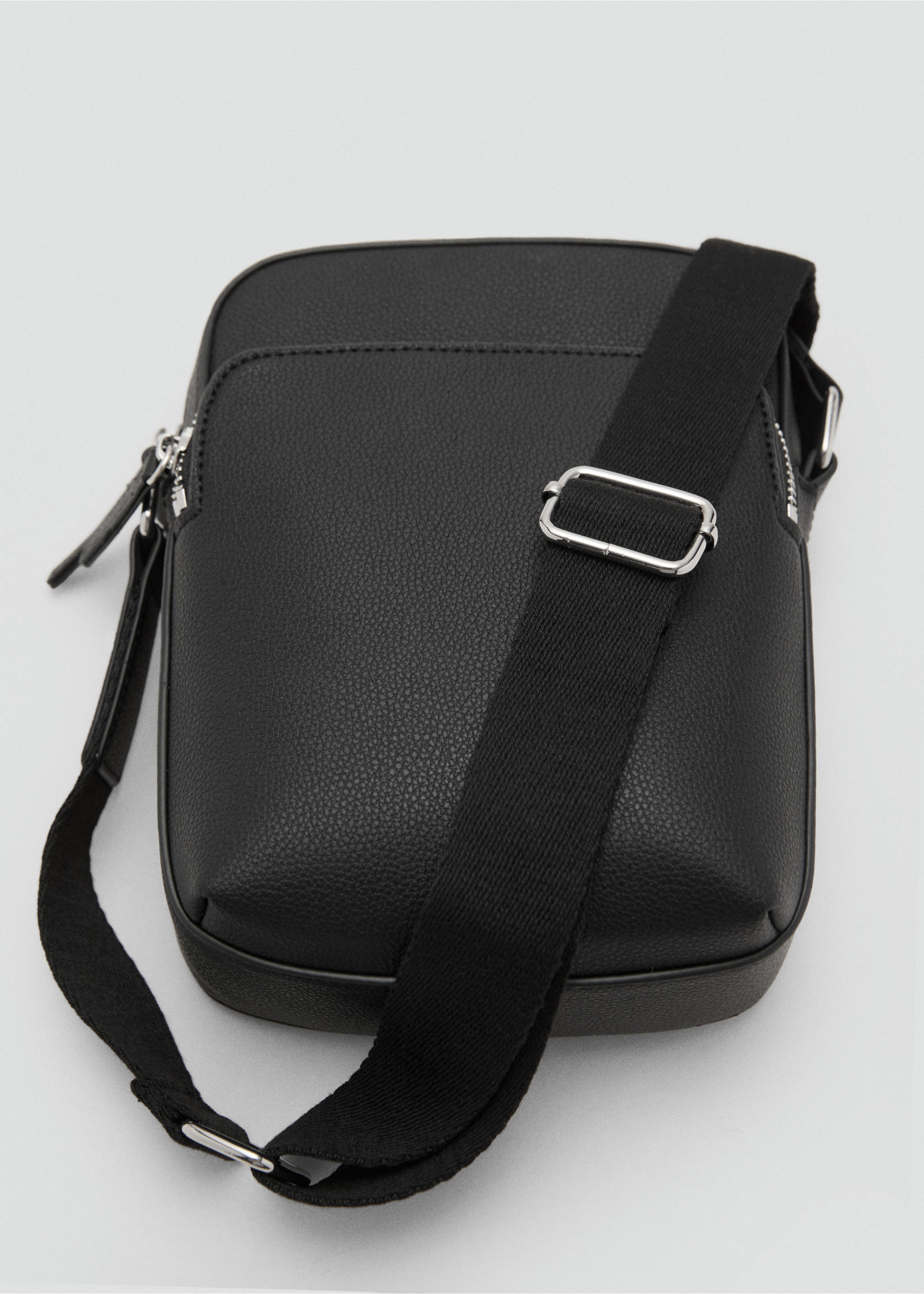 Bolso bandolera efecto piel abatanada - Detalle del artículo 3, Negro. Ref: 17041203-00.