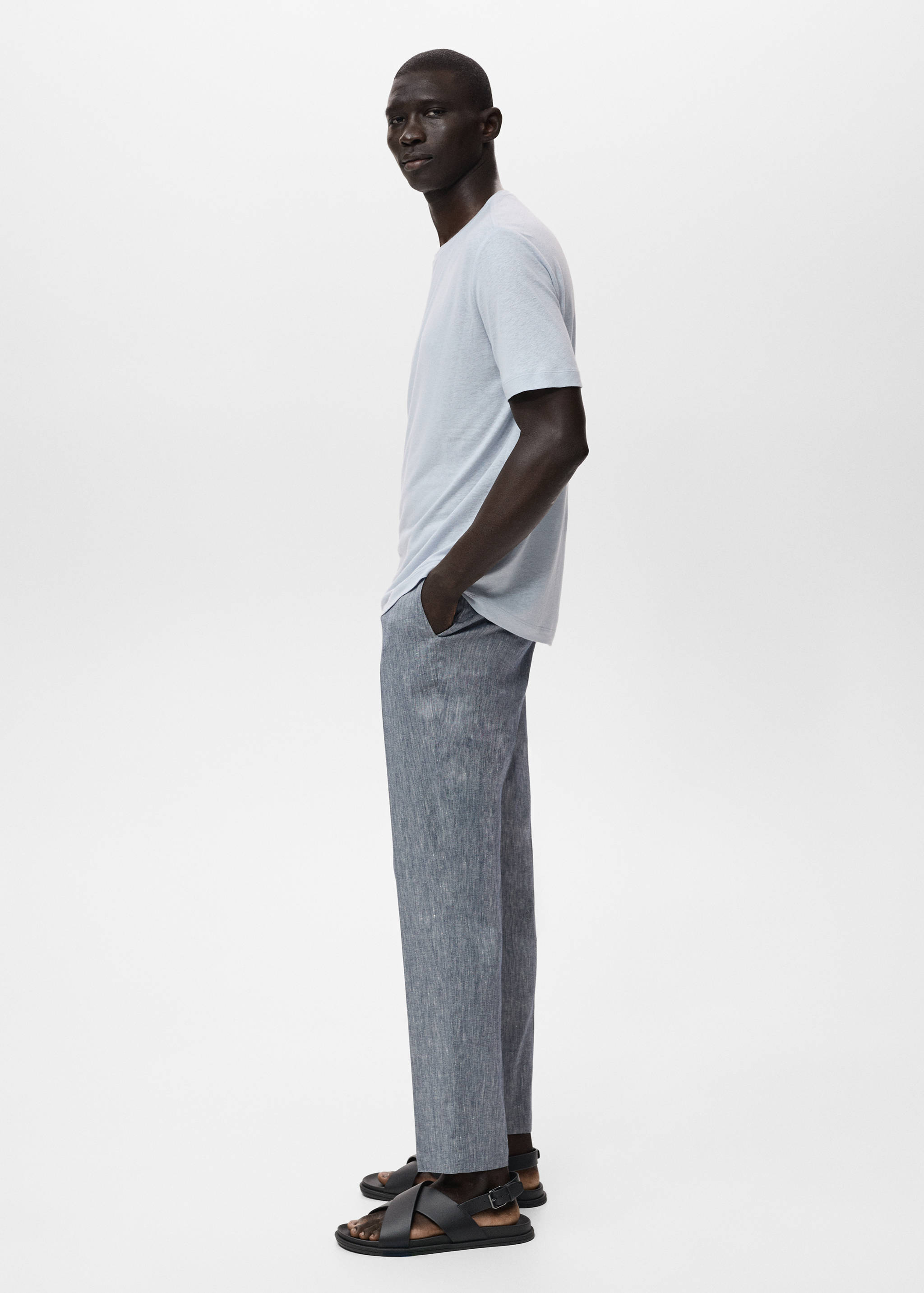 Linen slim-fit t-shirt - Details of the article 2