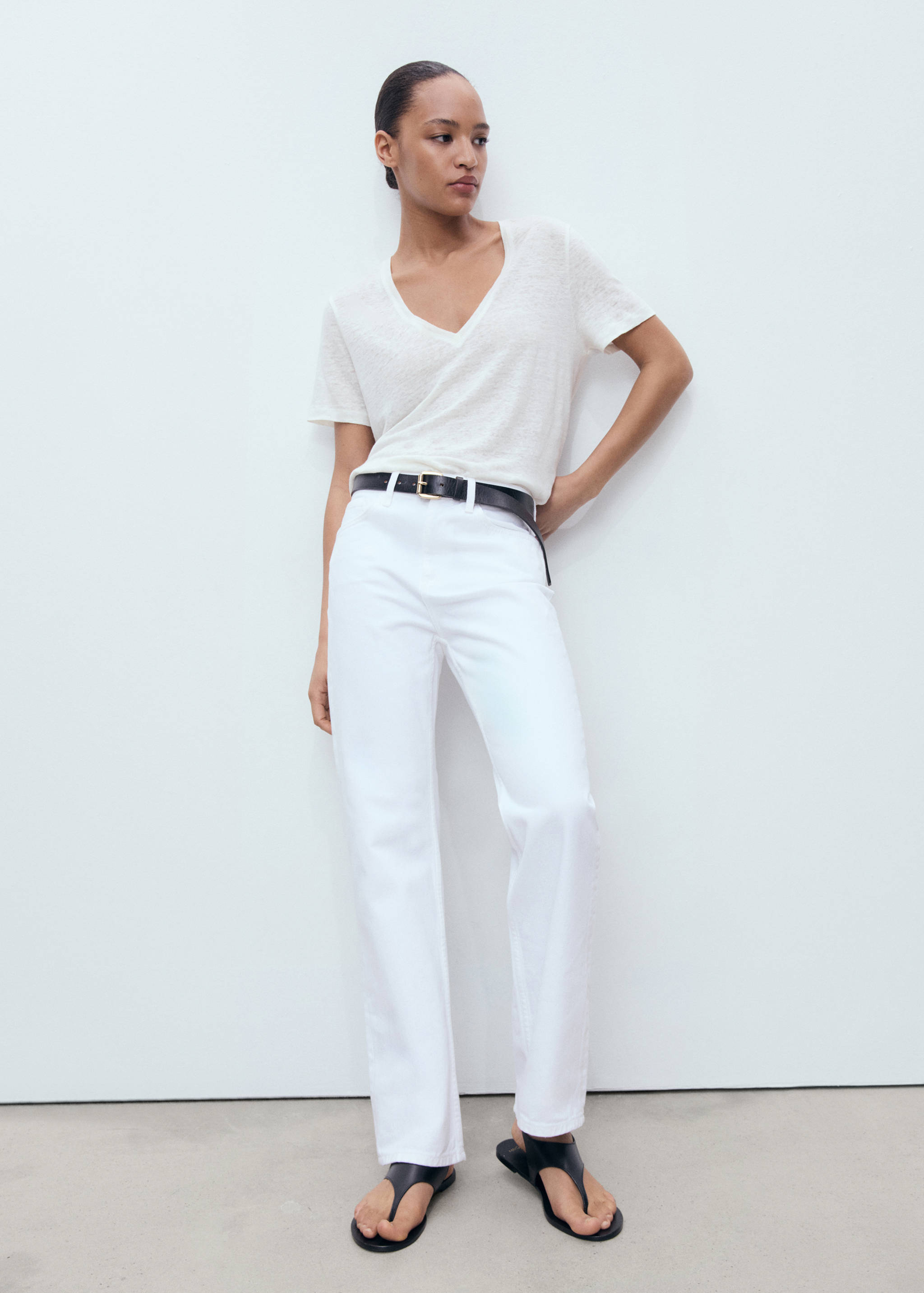 V-neck linen t-shirt - General plane