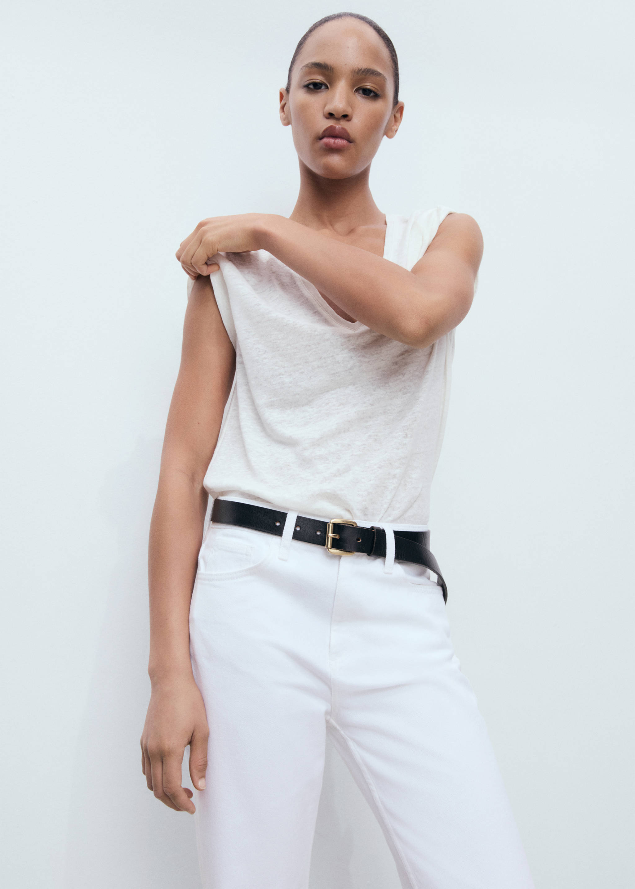 V-neck linen t-shirt - Medium plane