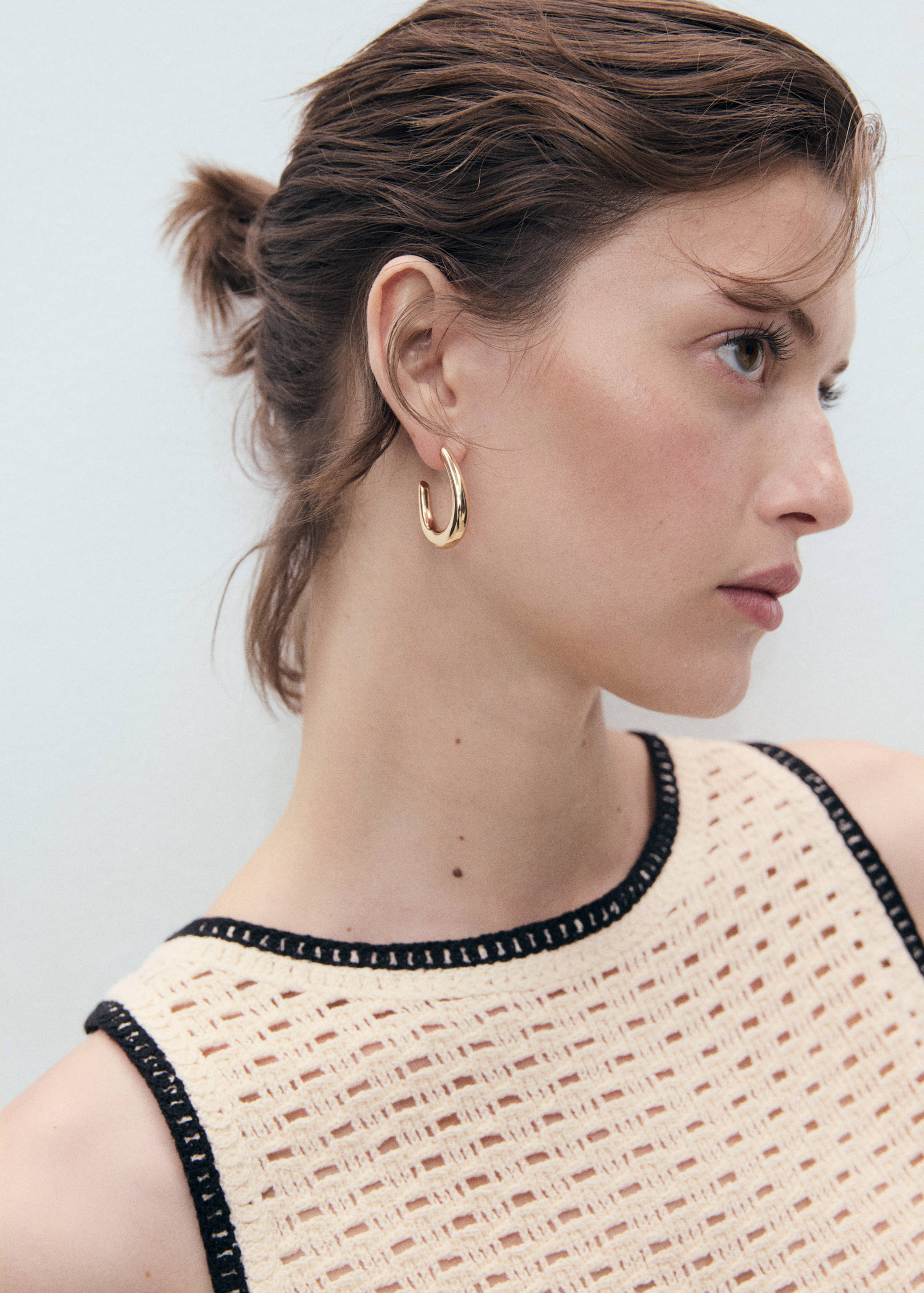 Atasan crochet dengan detail bunga - Rincian barang 1