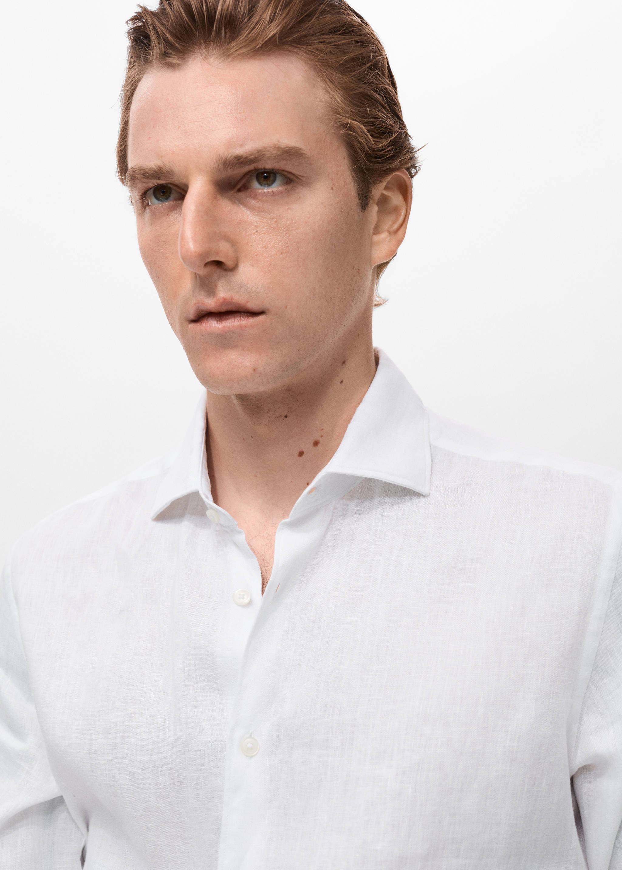 100% linen slim-fit shirt - Details of the article 1
