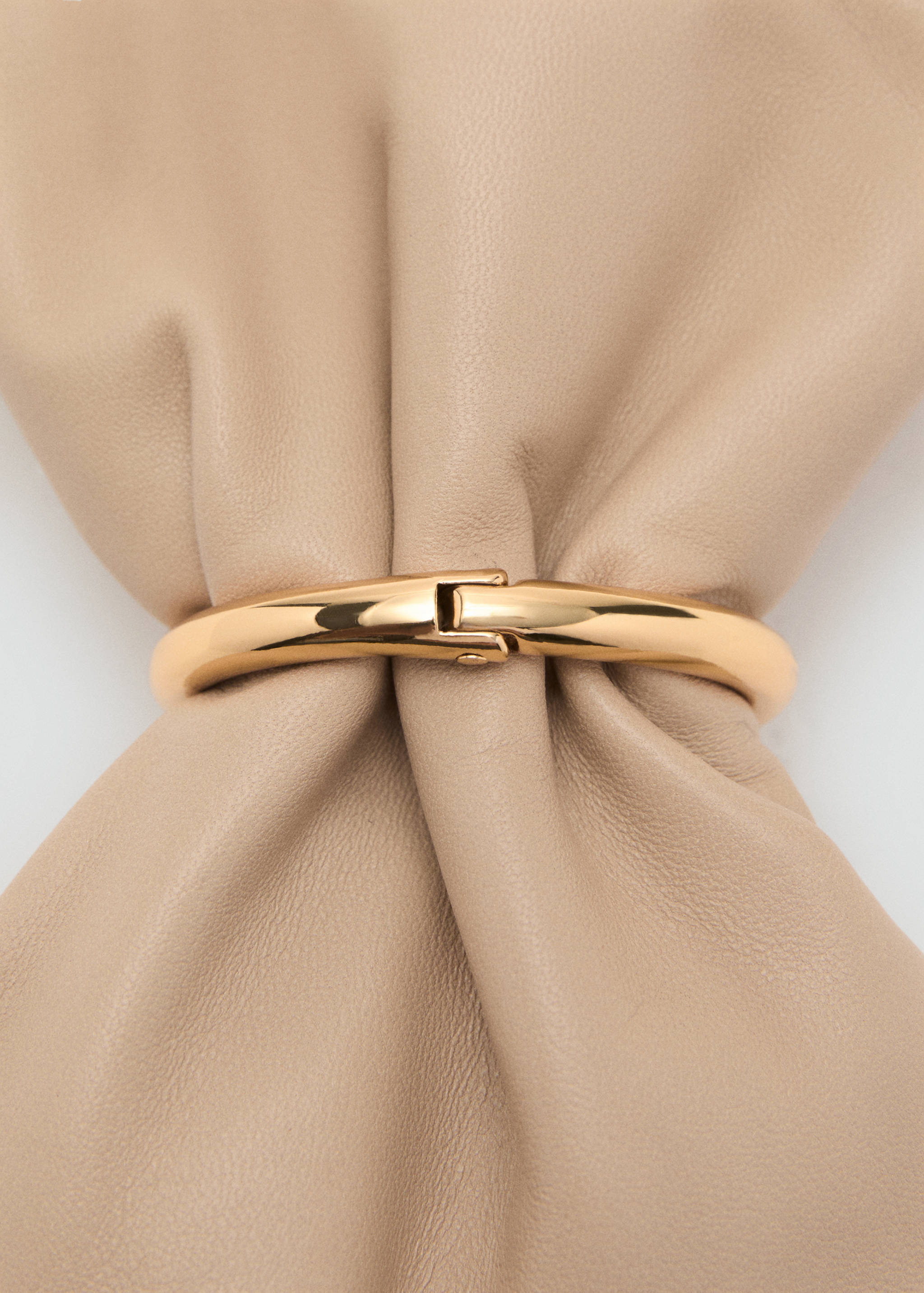 Leather sack-style bag with metallic detail - Details of the article 2