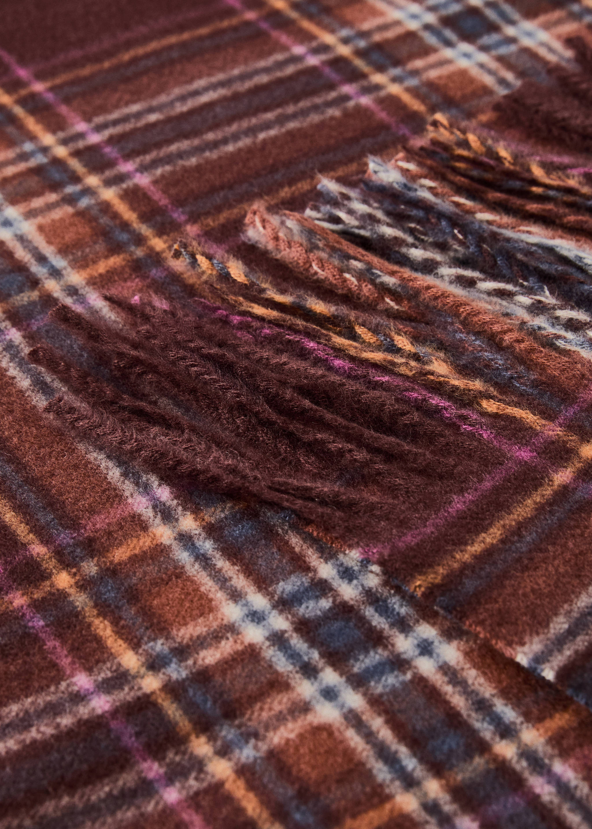 Manta com franjas axadrezada - Pormenor do artigo 1