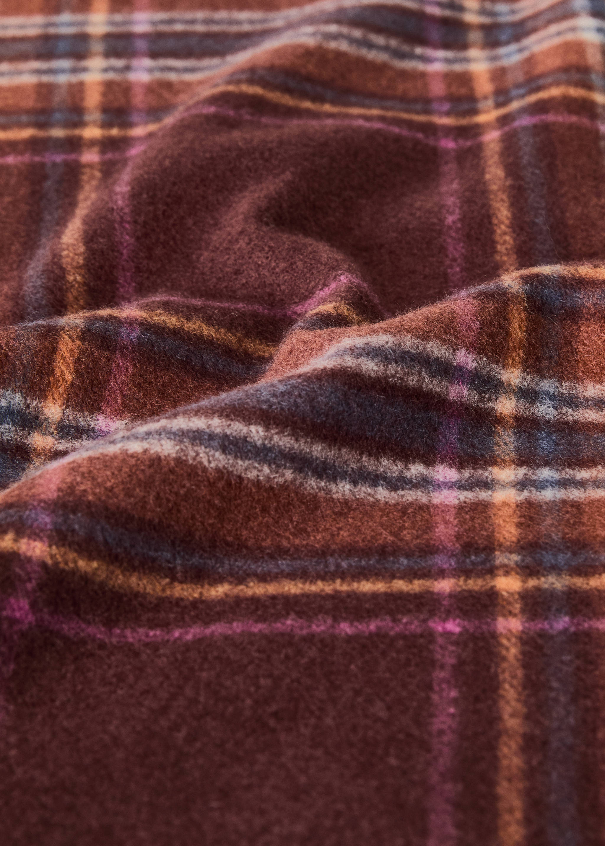 Manta com franjas axadrezada - Pormenor do artigo 2