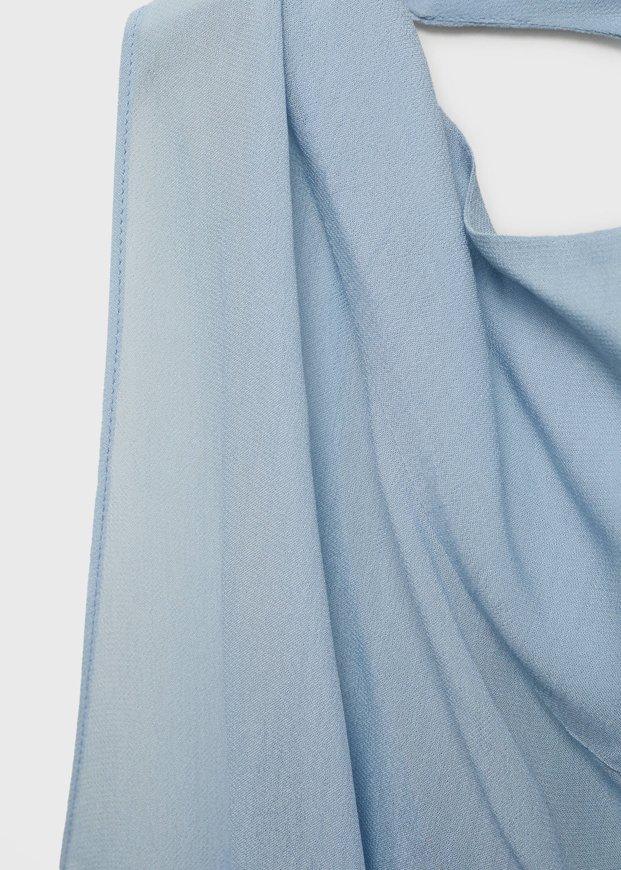 Body abaloado com costas abertas - Pormenor do artigo 8