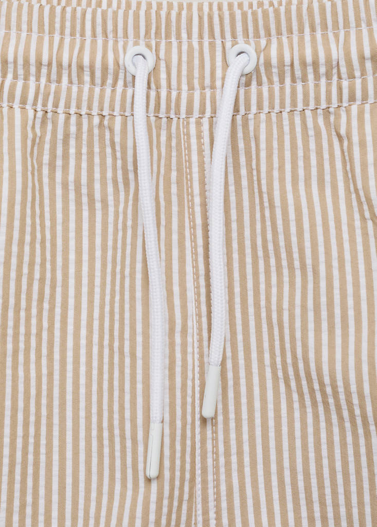 Seersucker swimming trunks — Sand