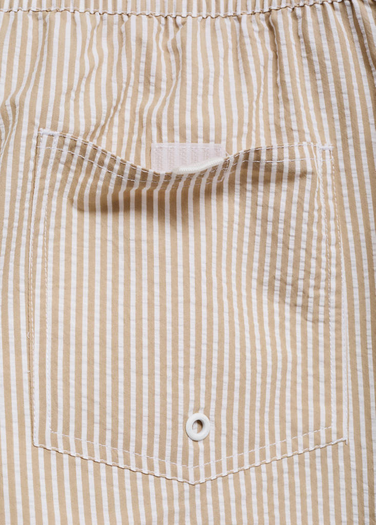 Seersucker swimming trunks — Sand