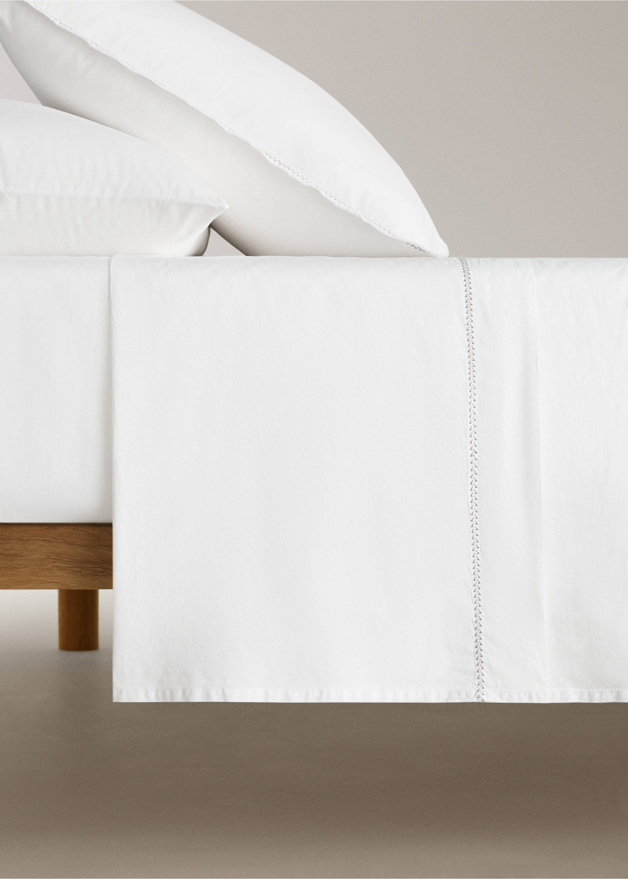 Overlaken i vasket bomullspercale med sikksakk-stikning, seng 150/160 cm - Artikkel uten modell, Offwhite. Ref: 17041527-00.