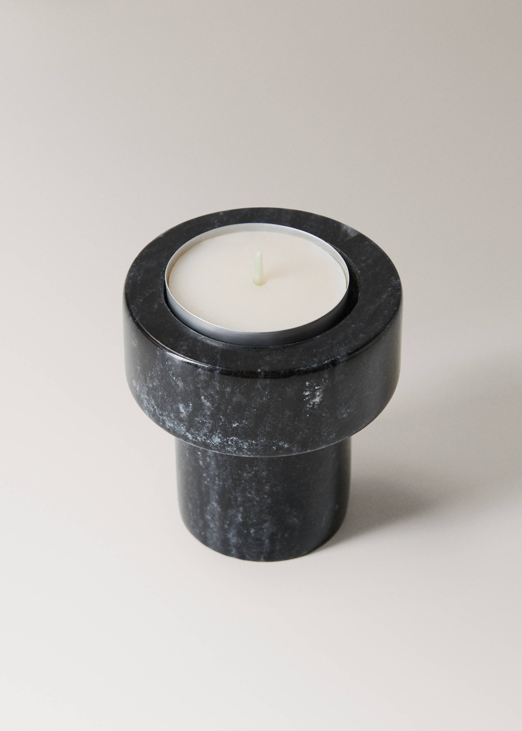 Tall reversible marble candlestick - Details of the article 2