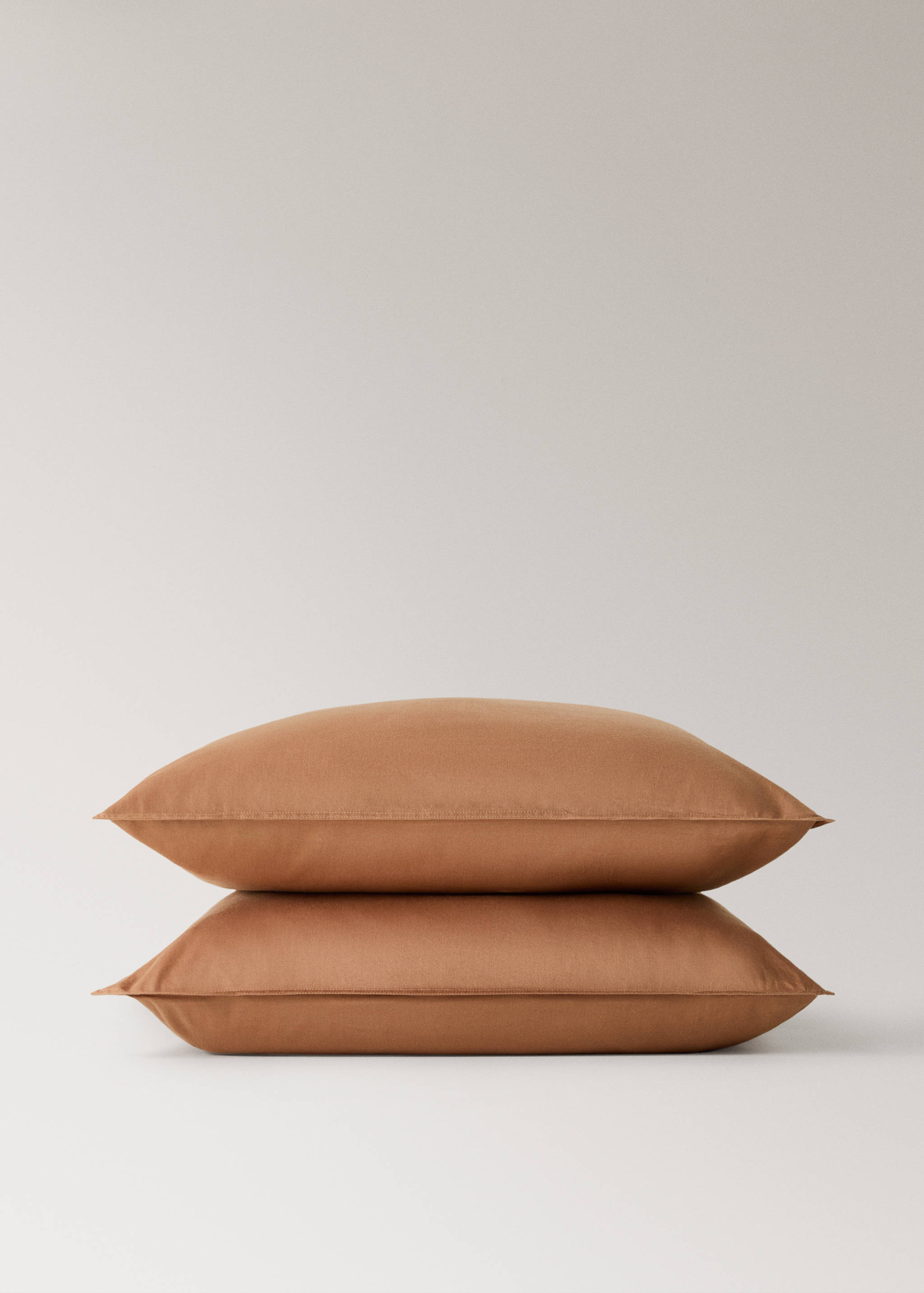 Two washed cotton satin pillowcases with double stitching 60x60 cm - Details of the article 1