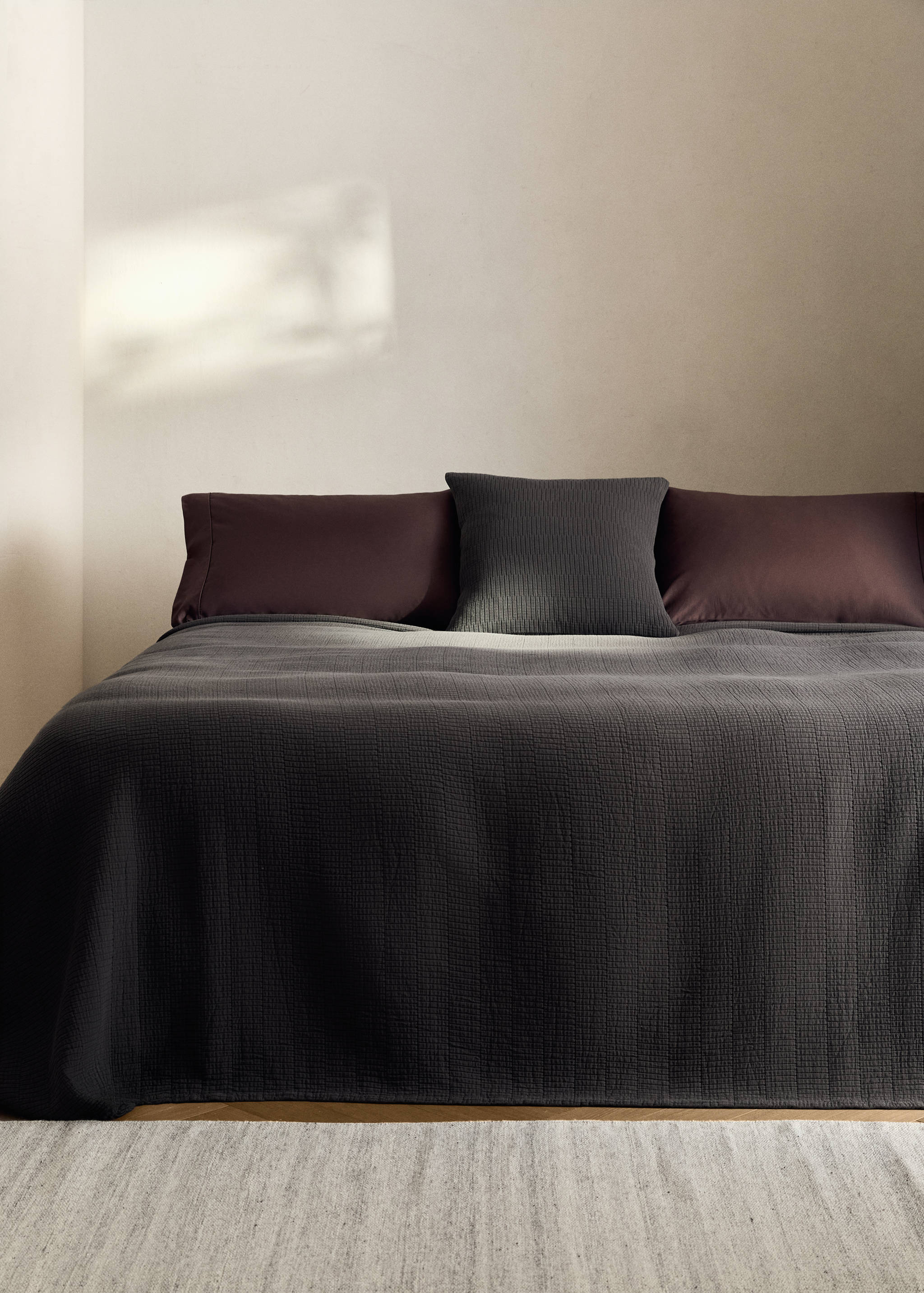 Garment-dyed bedspread with hem for 135/150 cm bed - General plane