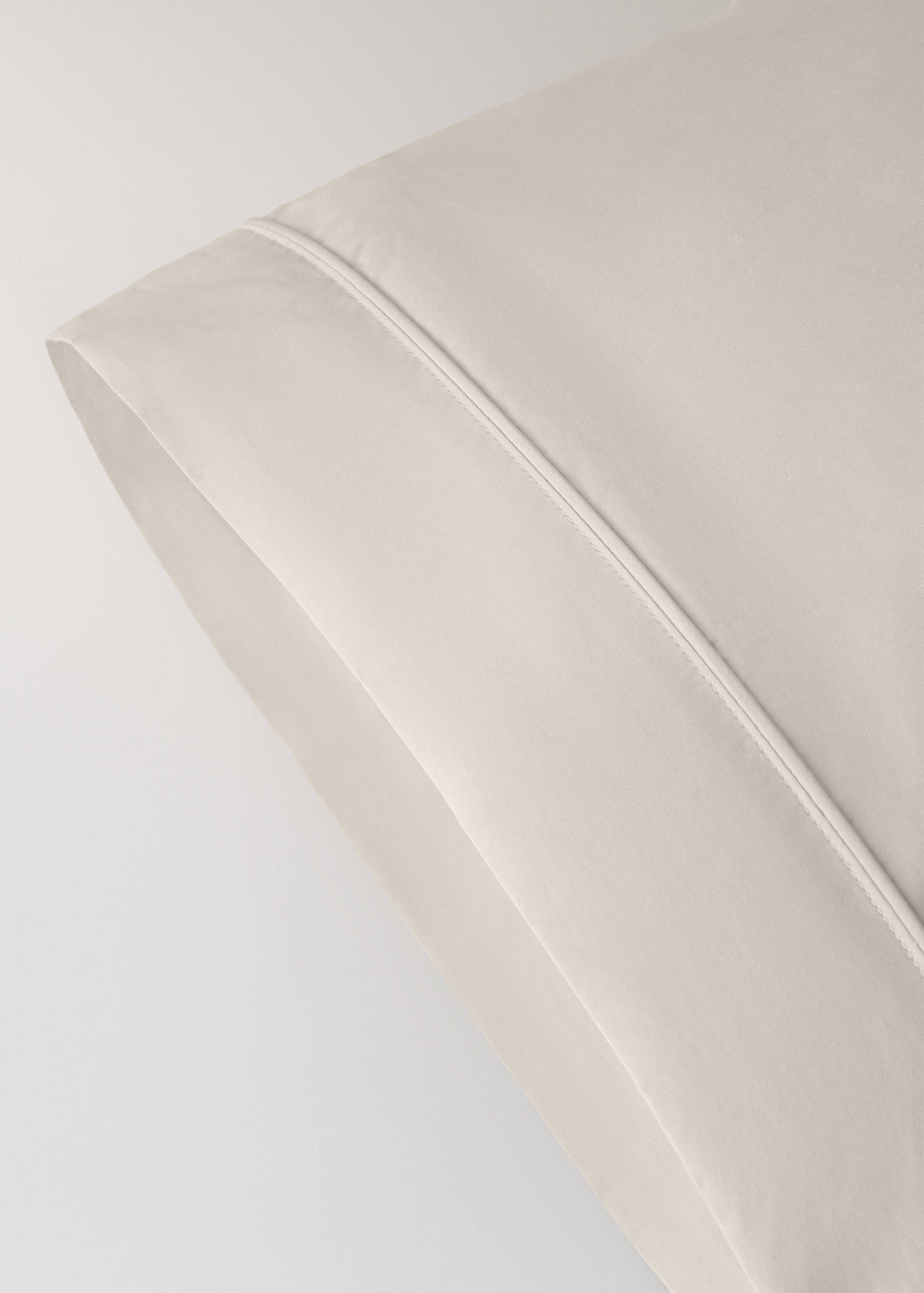 500-thread count cotton percale pillowcase with rounded piping detail, 45x110 cm - Details of the article 2