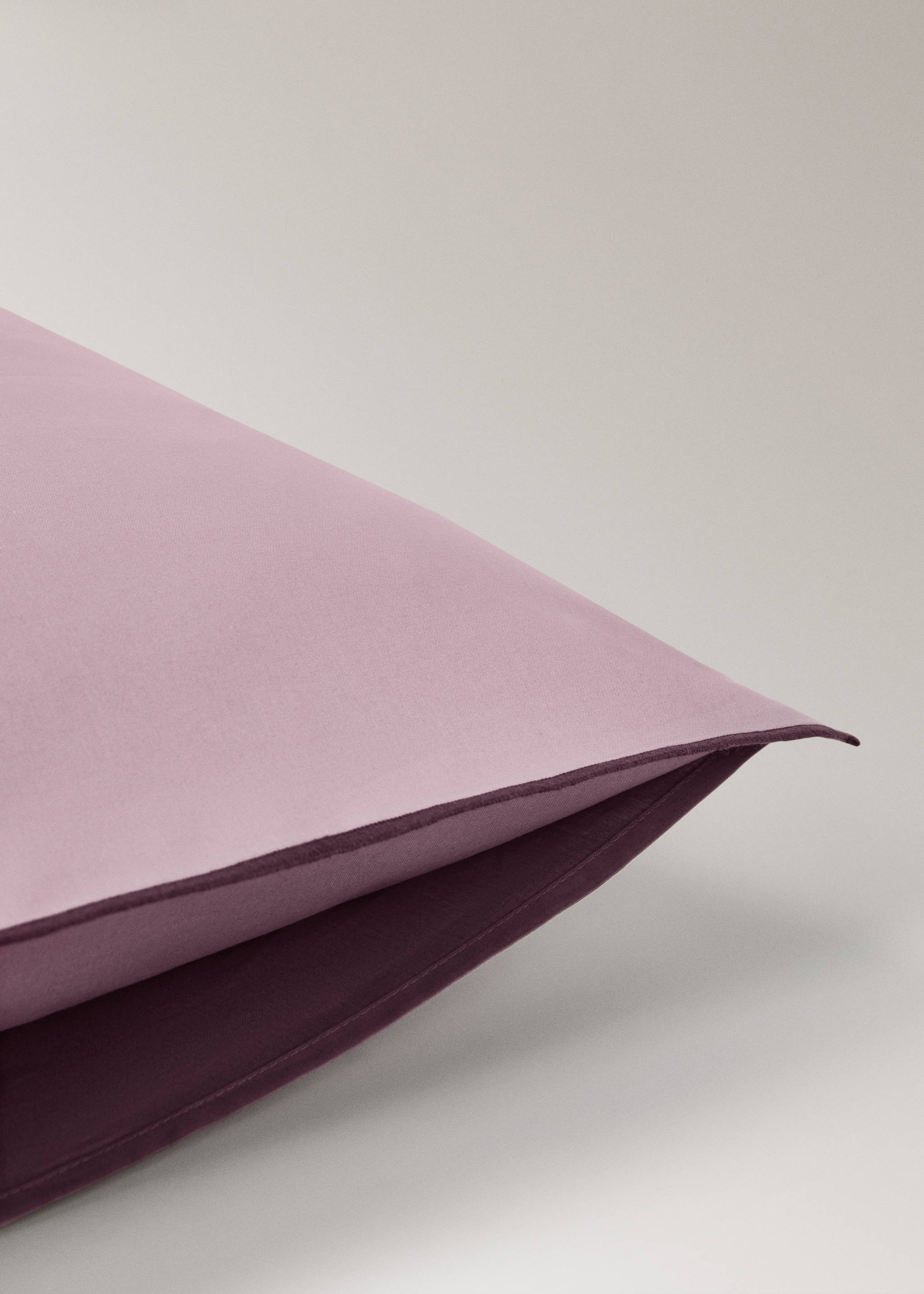 Two 200-thread count percale cotton pillowcases with contrasting overlock 50x75 cm - Details of the article 2