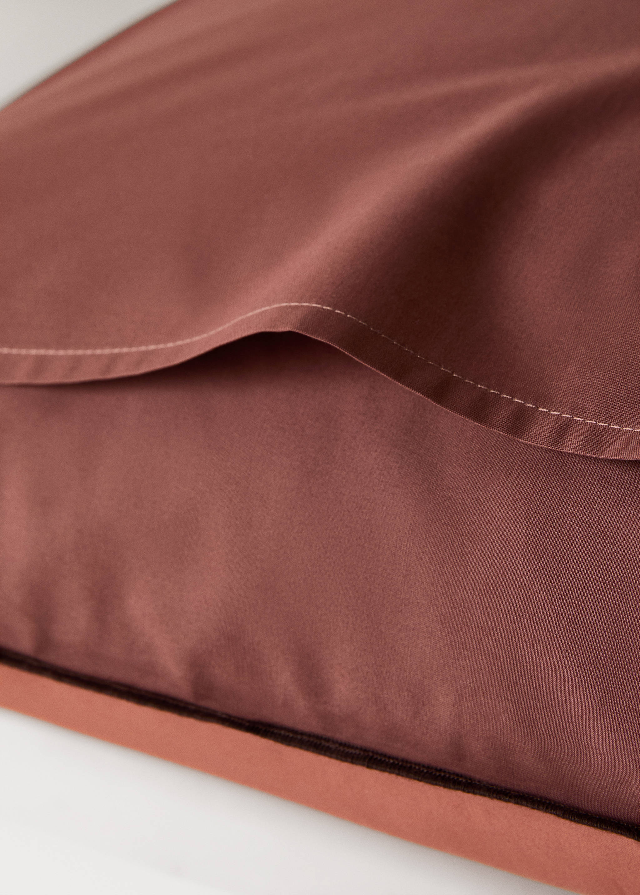 Two 200-thread count percale cotton pillowcases with contrasting overlock 50x75 cm - Details of the article 2