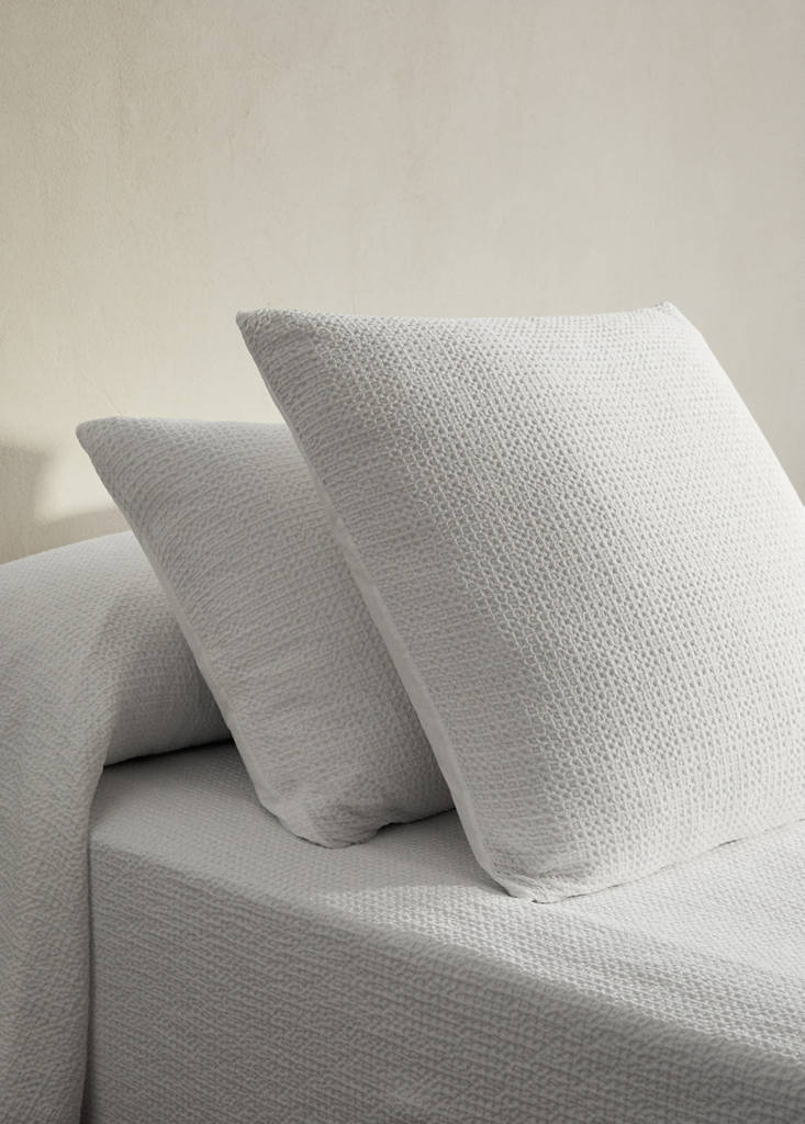 Two cotton waffle percale pillowcases 50x75 cm — White