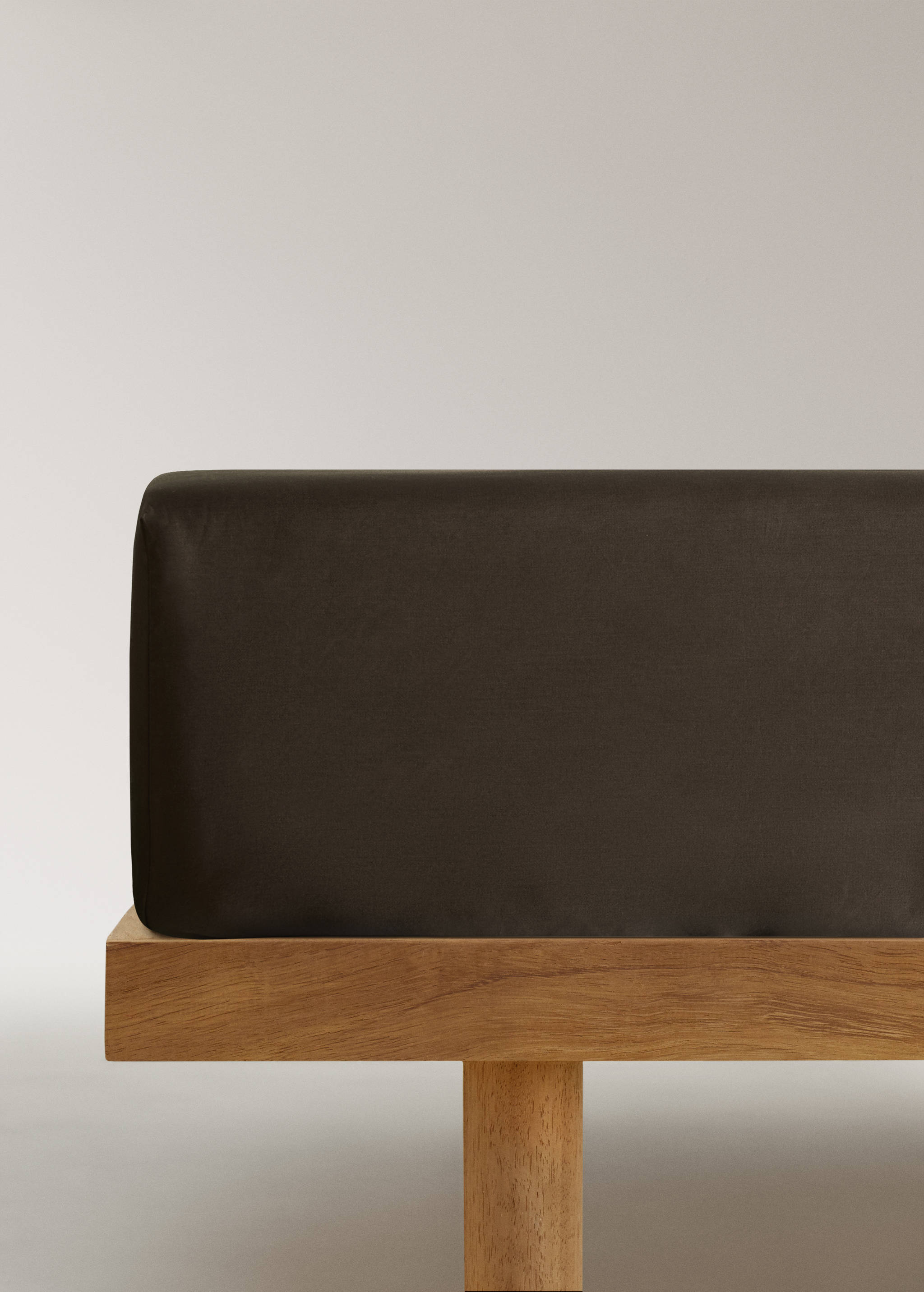 600-thread count sateen cotton fitted sheet for 180/160 cm bed - Article without model